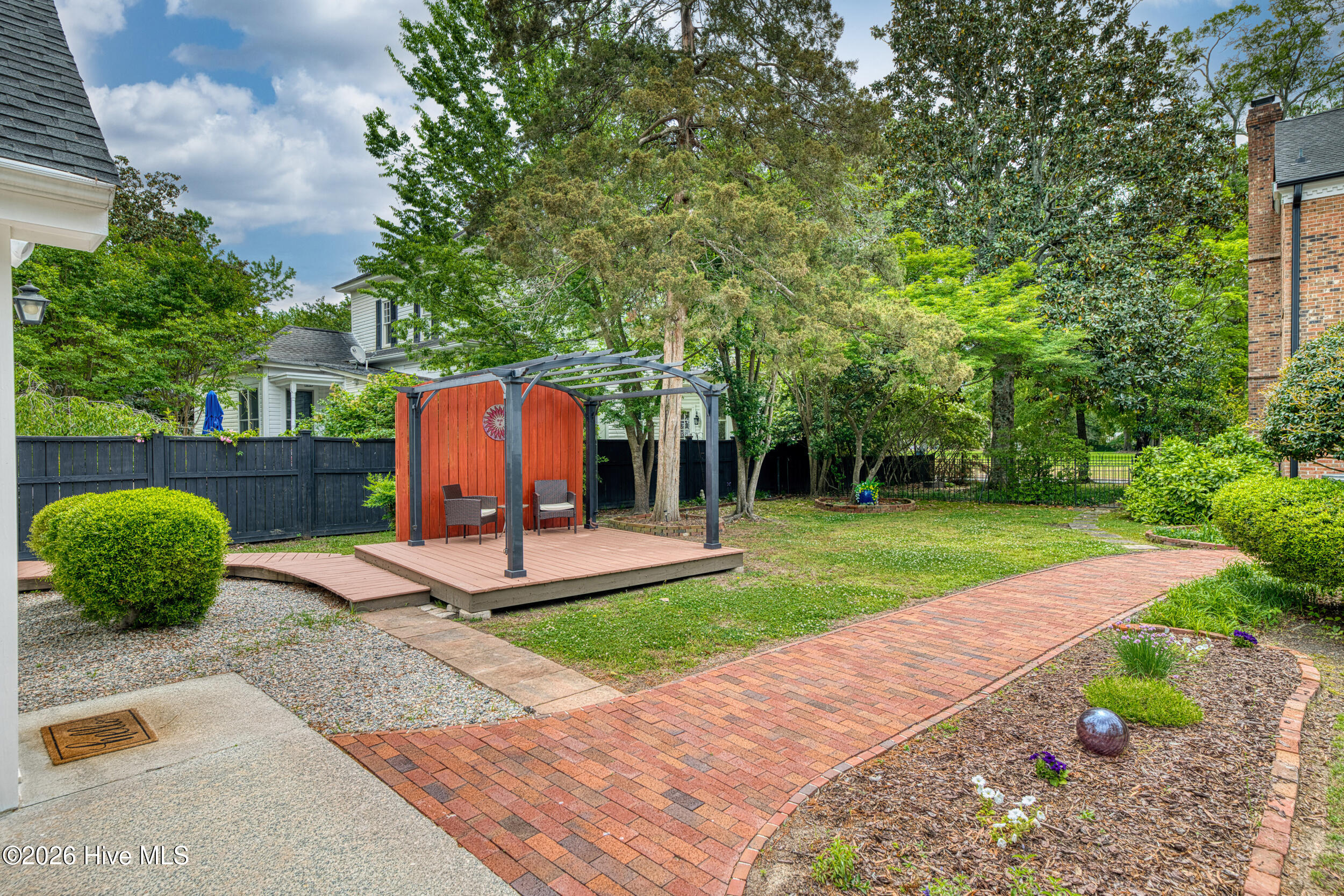 200 E Park Avenue Property Photo 41