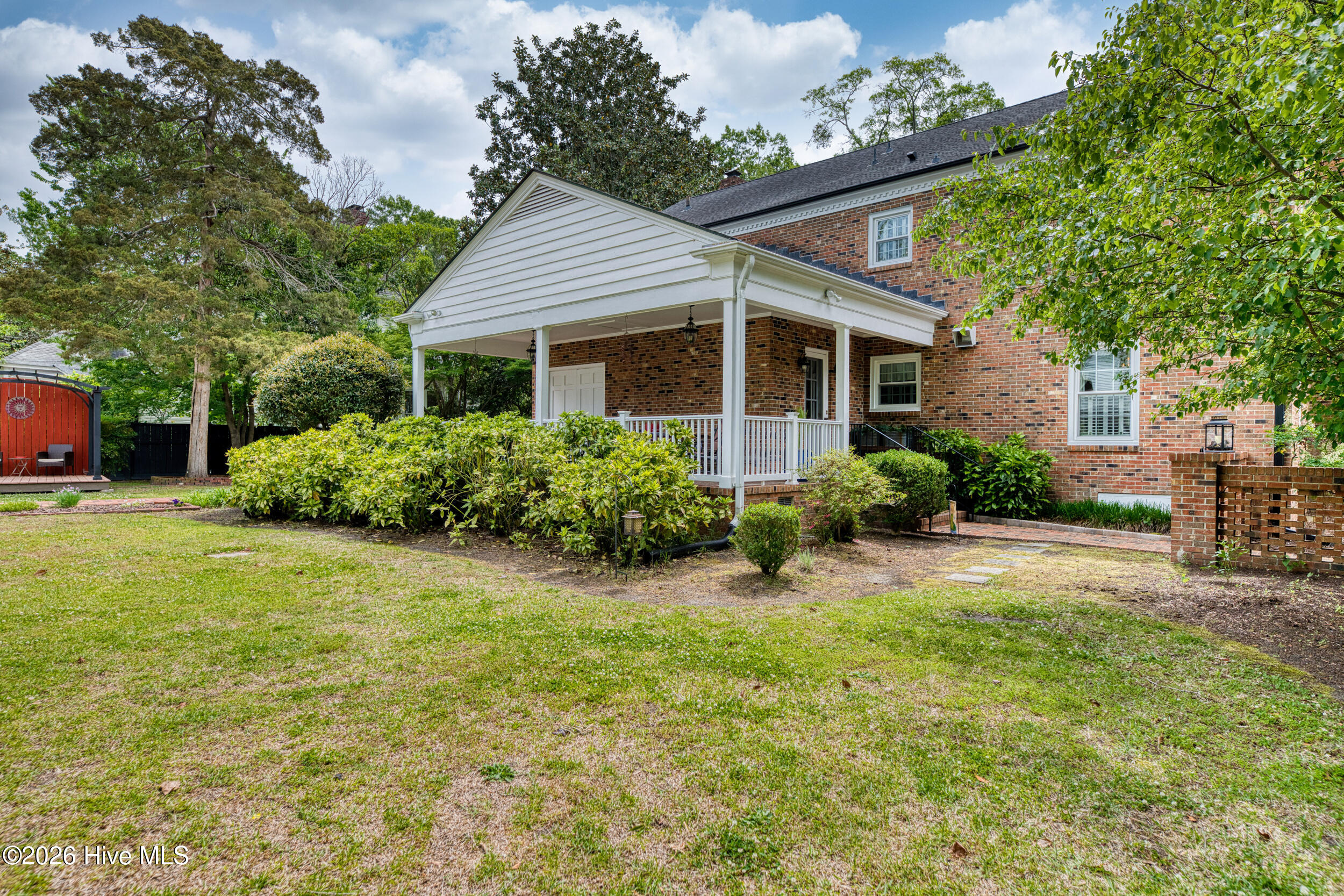 200 E Park Avenue Property Photo 45