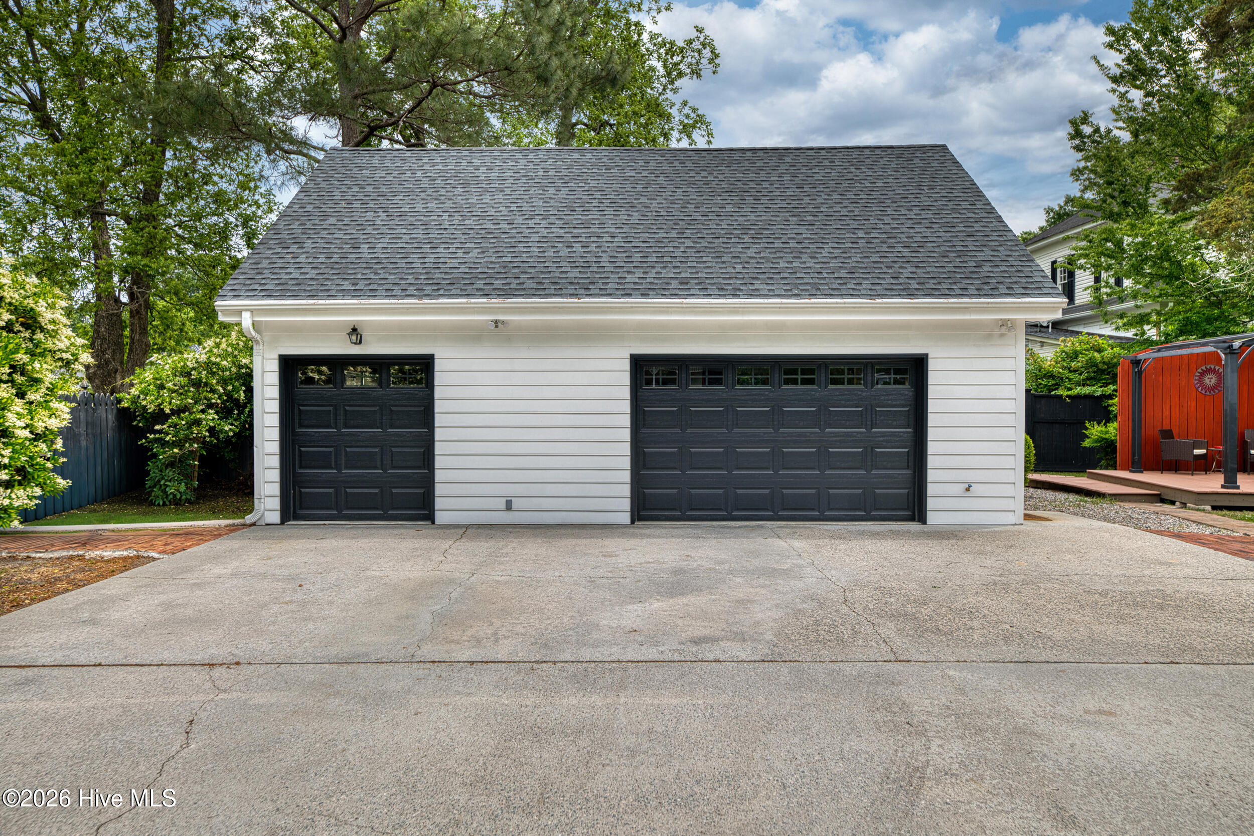 200 E Park Avenue Property Photo 46