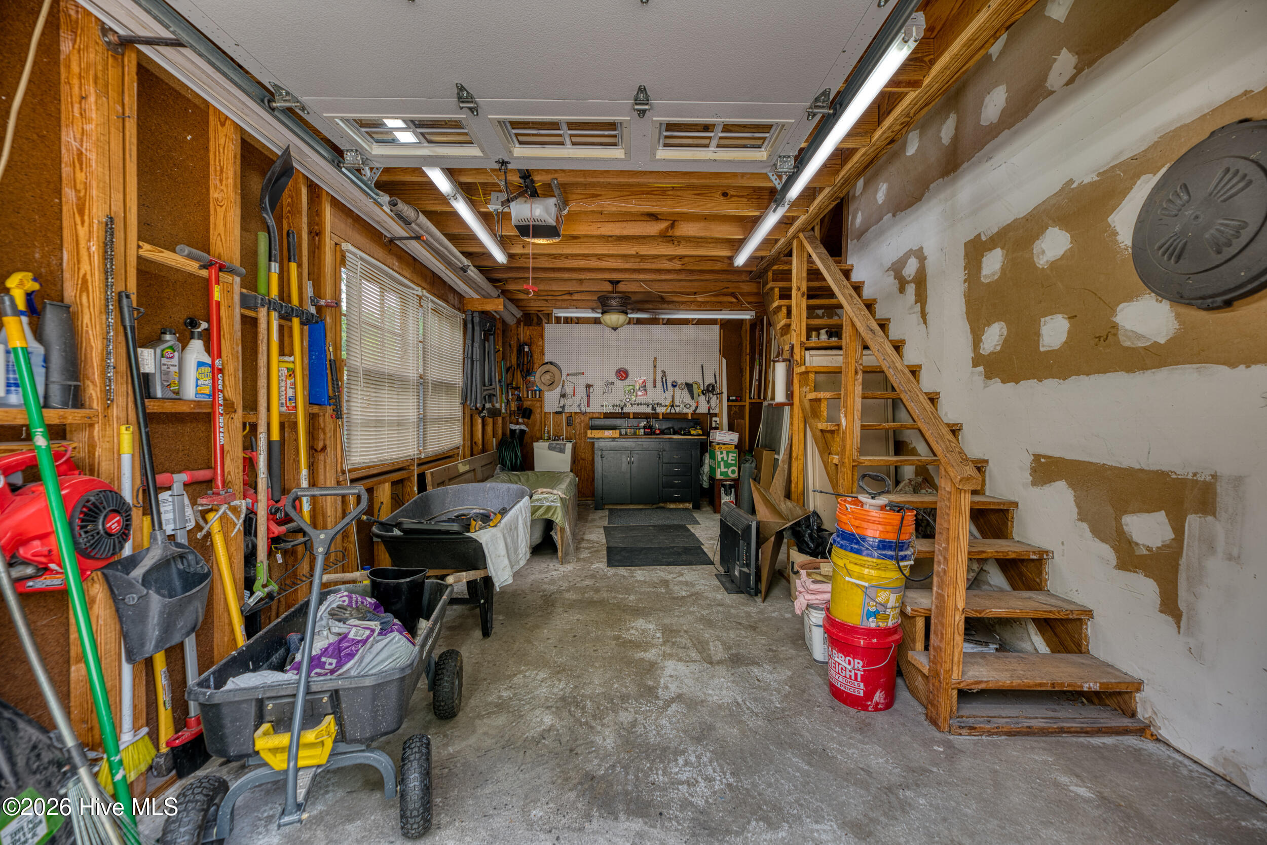 200 E Park Avenue Property Photo 49