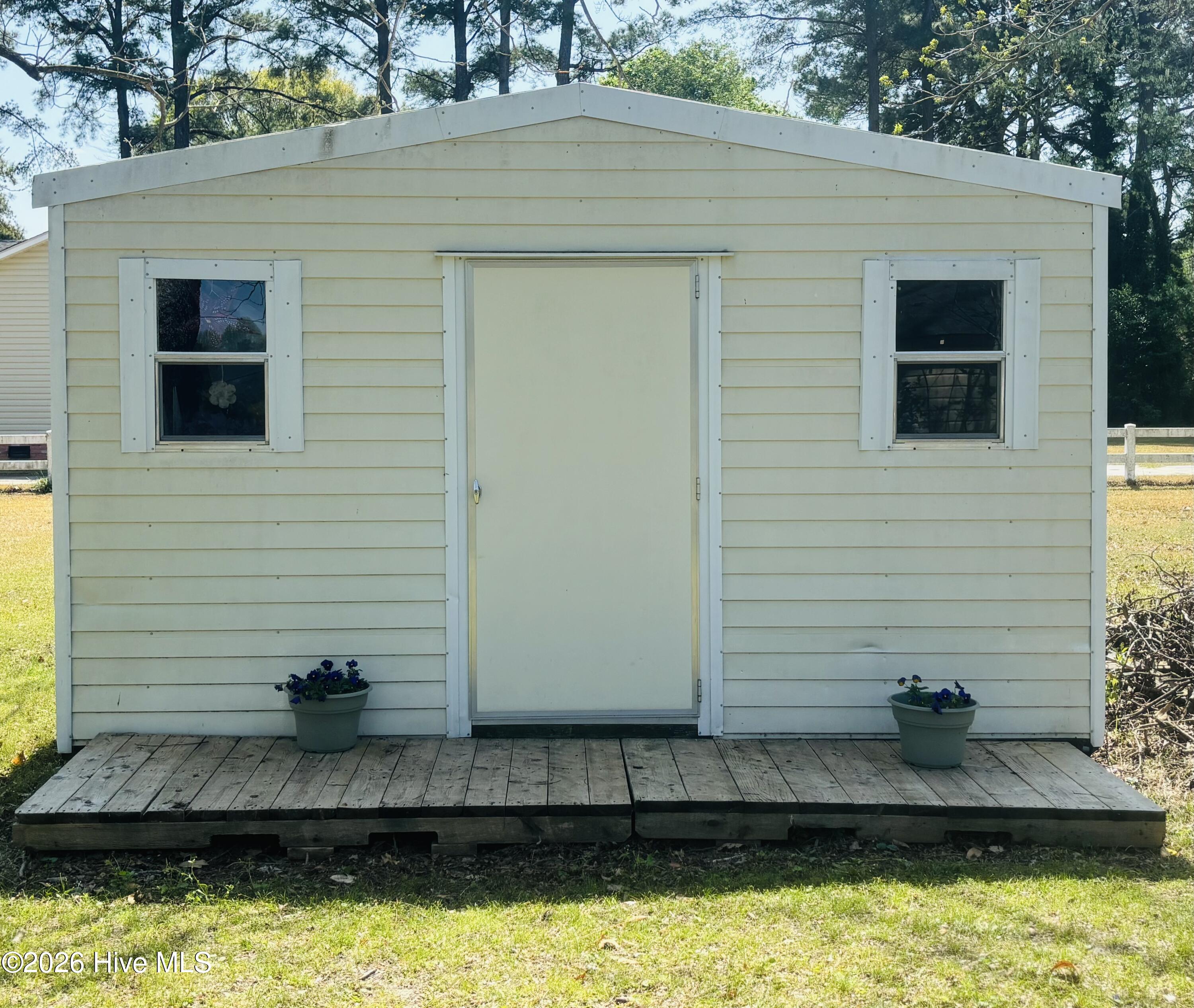 1011 Raleigh Road Property Photo 15