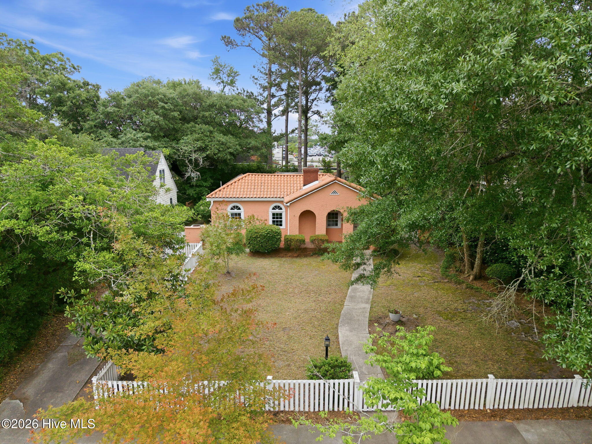 1411 Hawthorne Road Property Photo 2