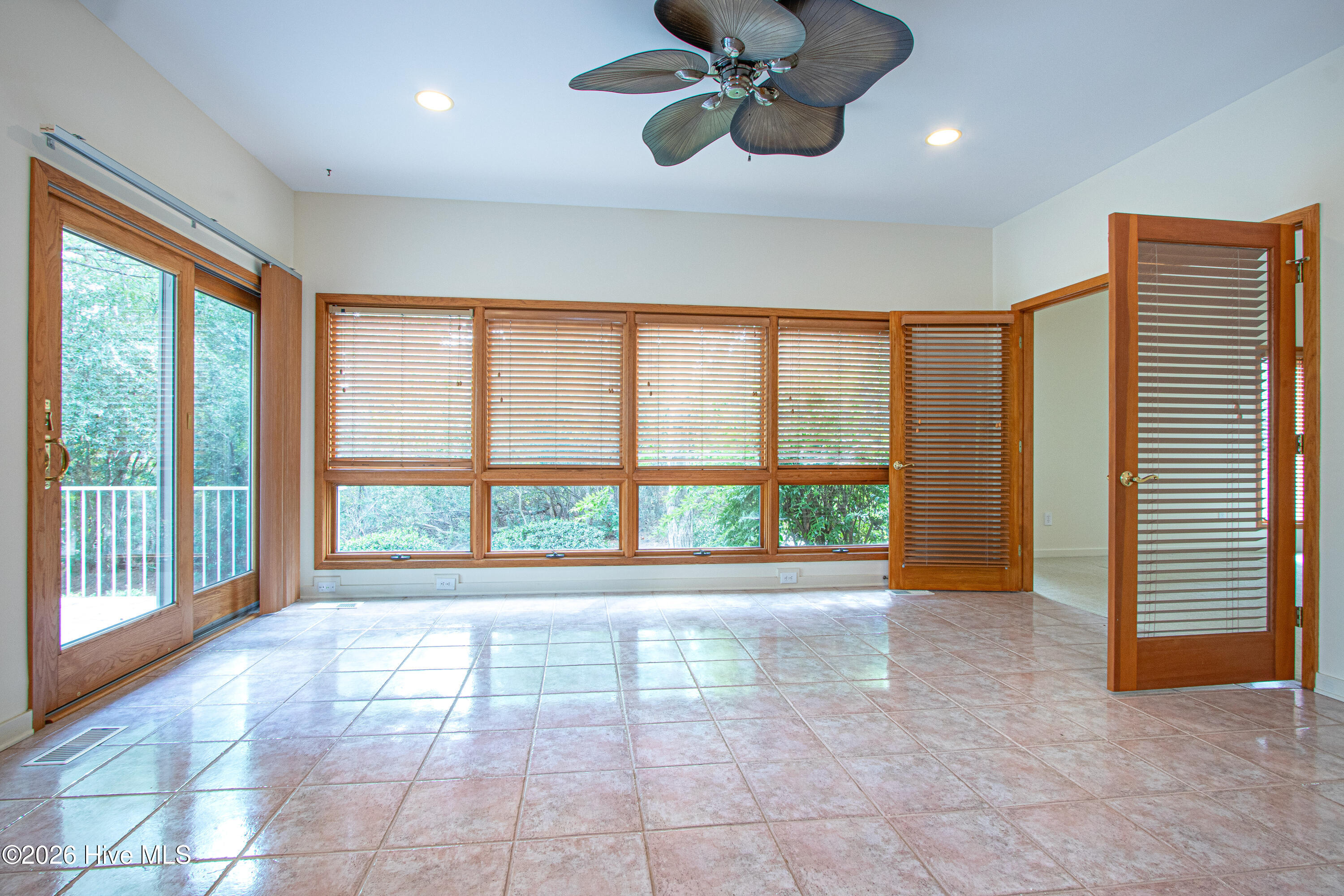 15 Shenecossett Lane Property Photo 21