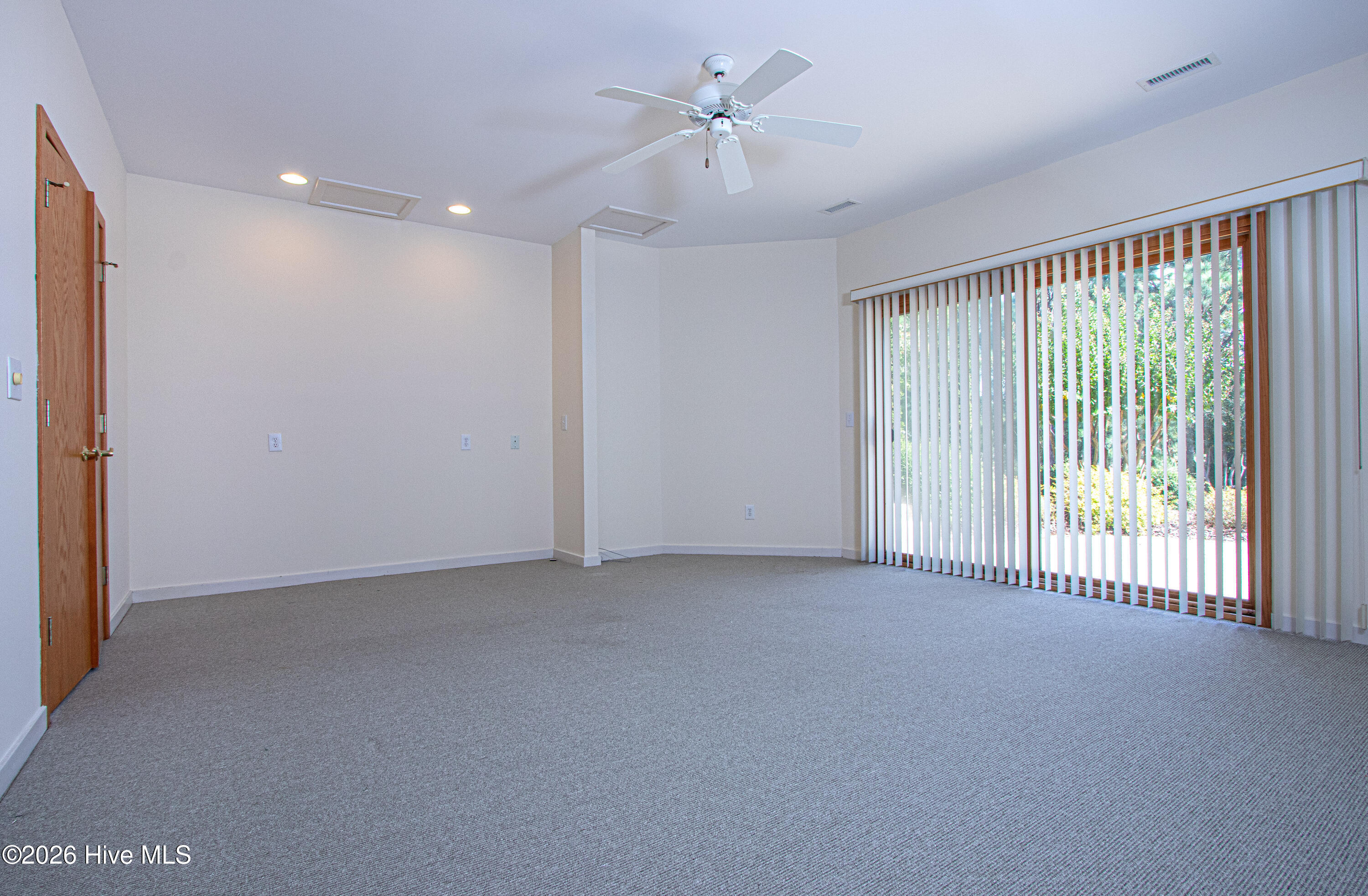 15 Shenecossett Lane Property Photo 31