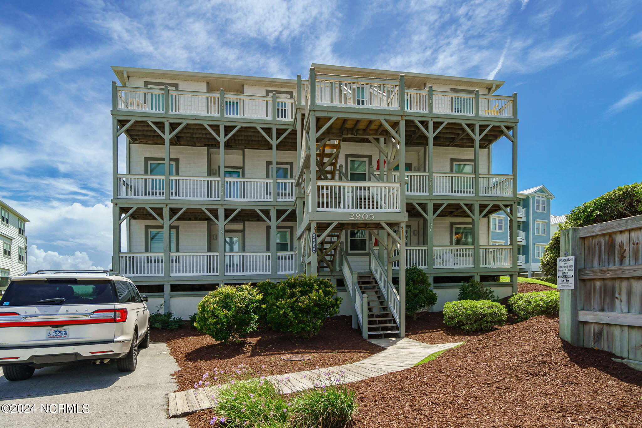 2905 Pointe West Drive B1 Pier Pointe Property Photo 28