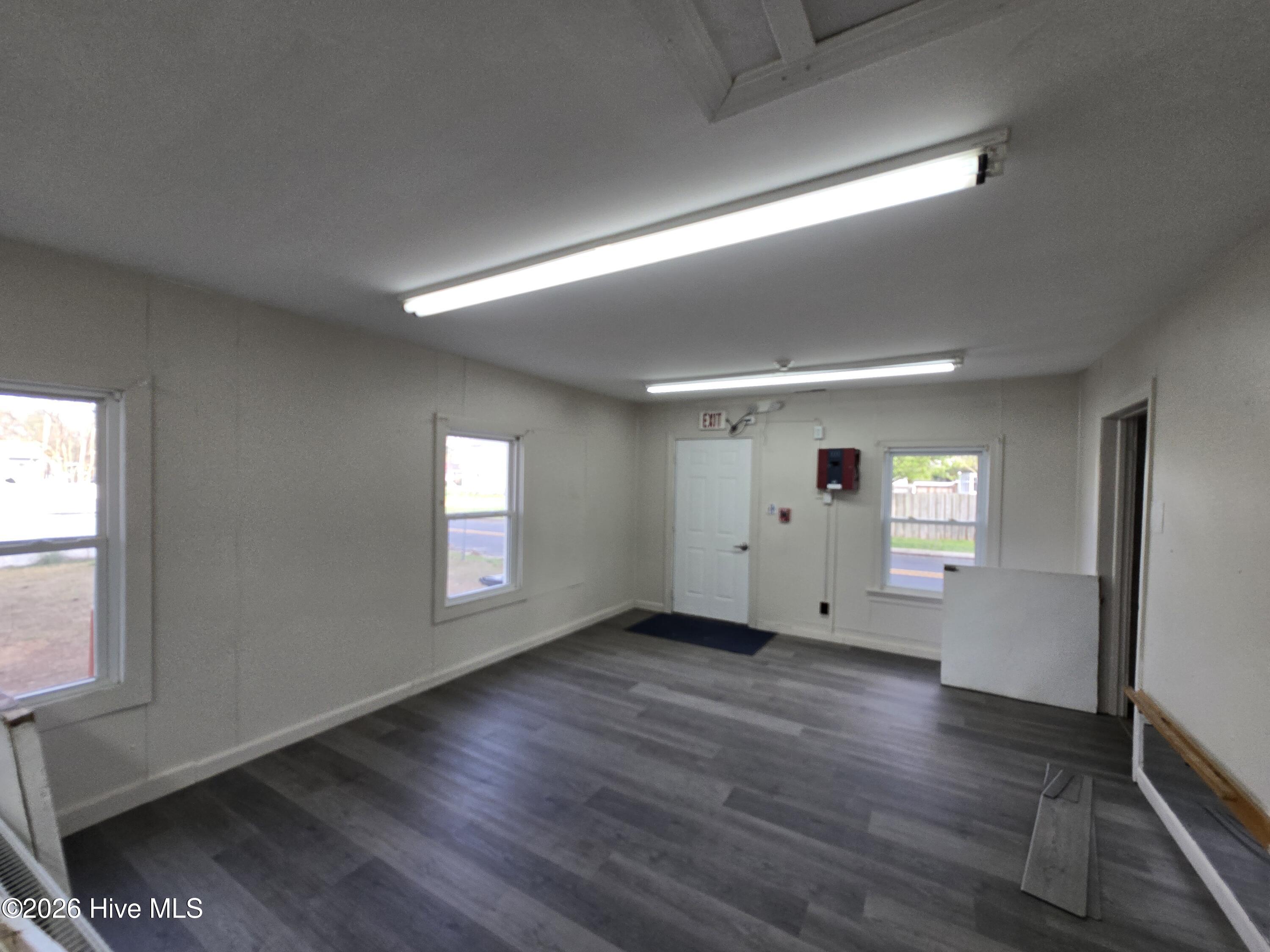 1000 Maple Street Property Photo 6