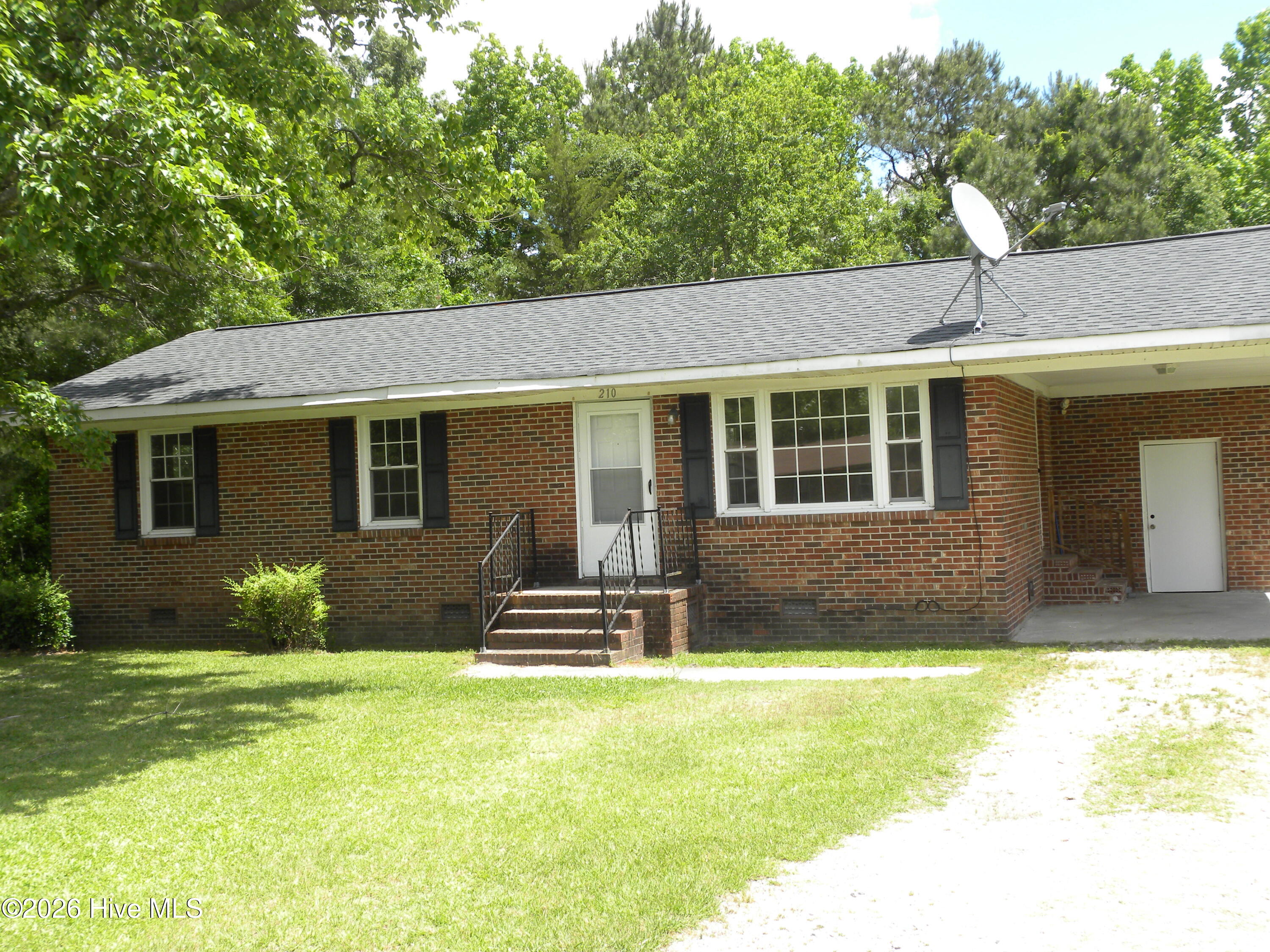 210 Russell Drive Property Photo 1