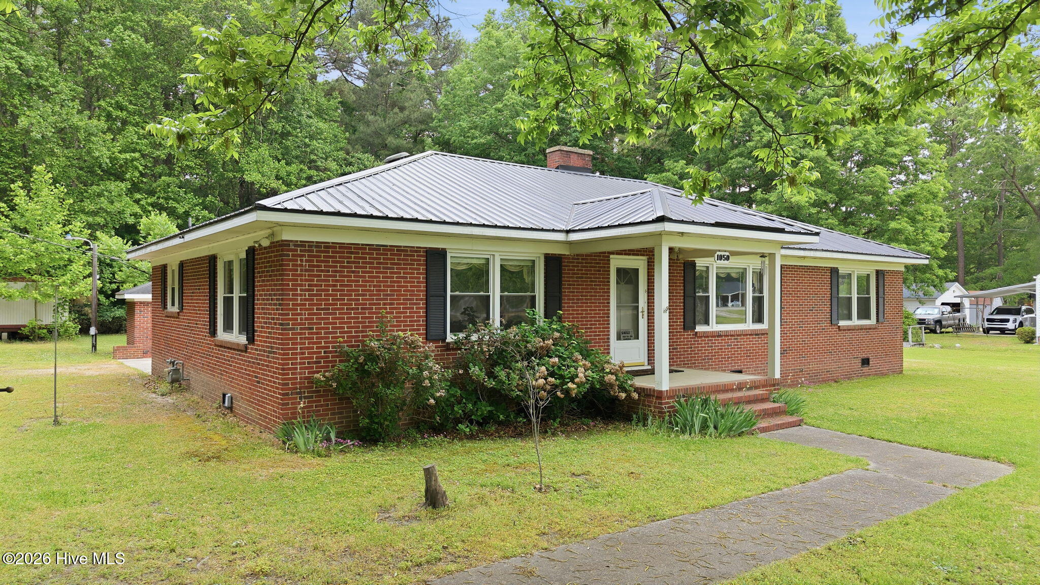 1050 Springfield Road Property Photo 2