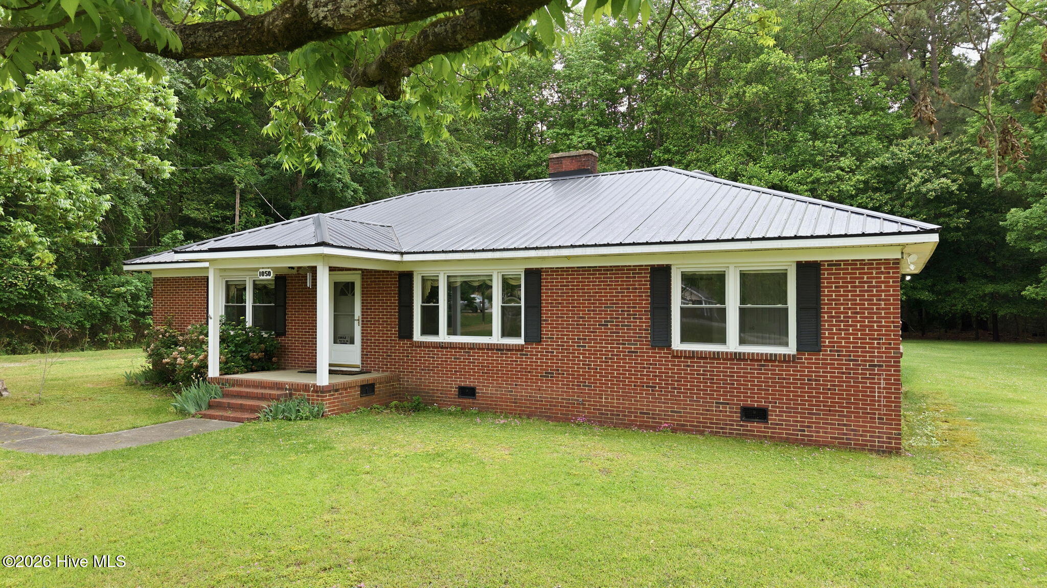 1050 Springfield Road Property Photo 3