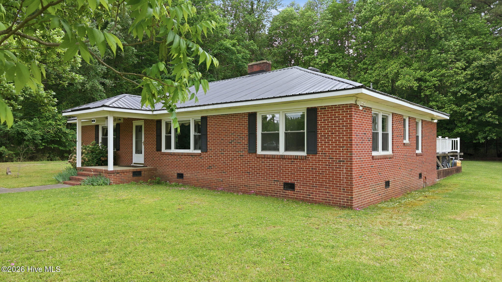 1050 Springfield Road Property Photo 4