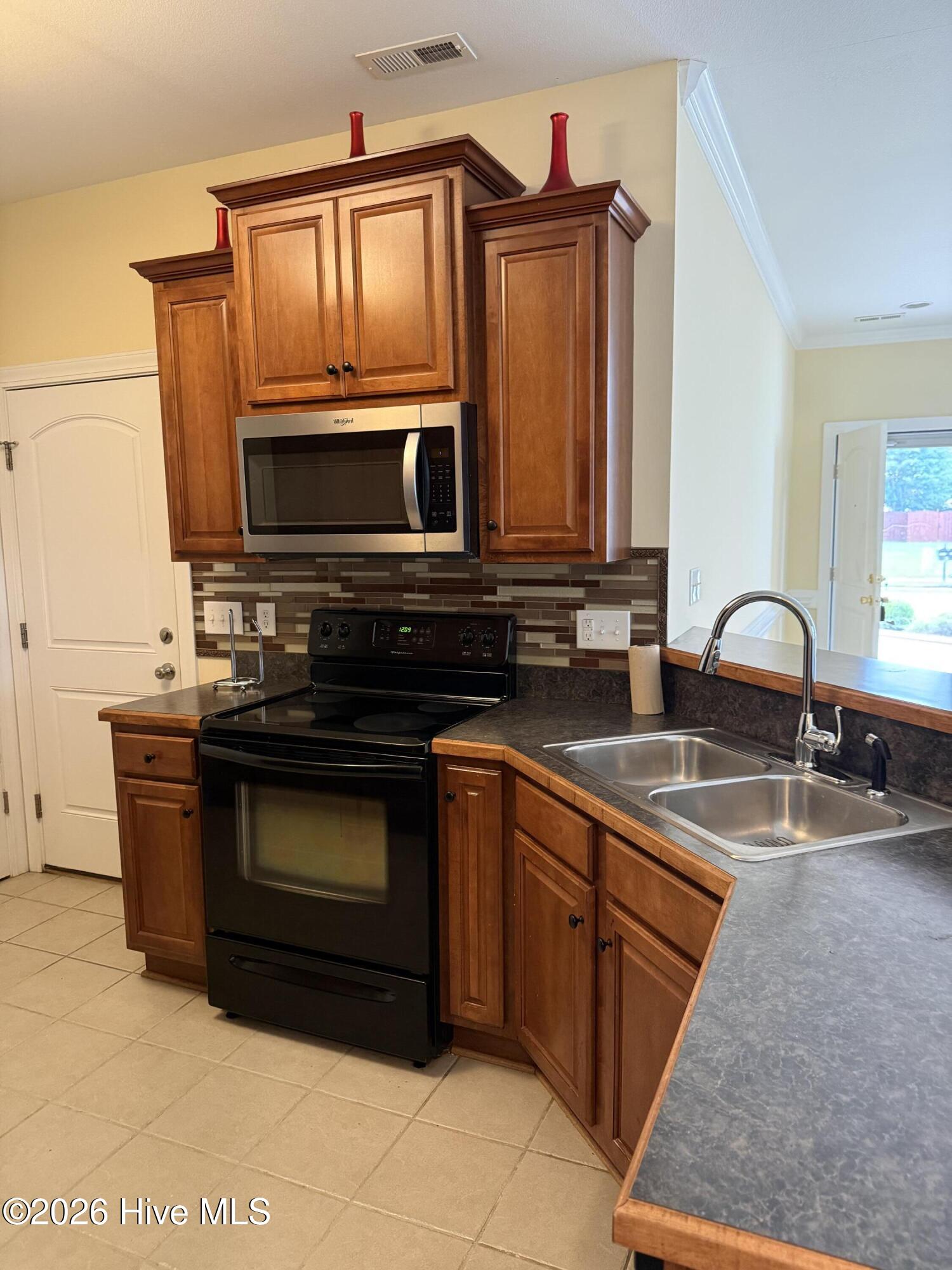 2060 Cambria Drive A Property Photo 5