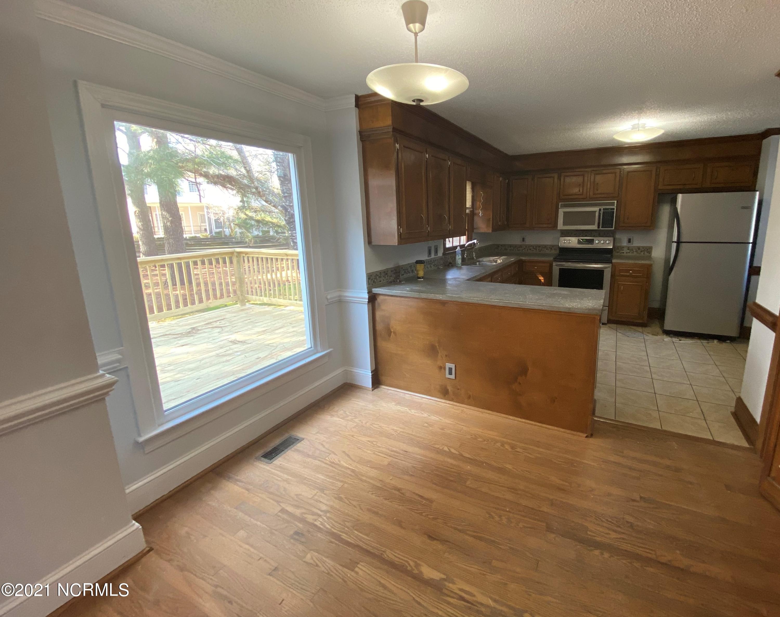2302 Stirrup Court Property Photo 4