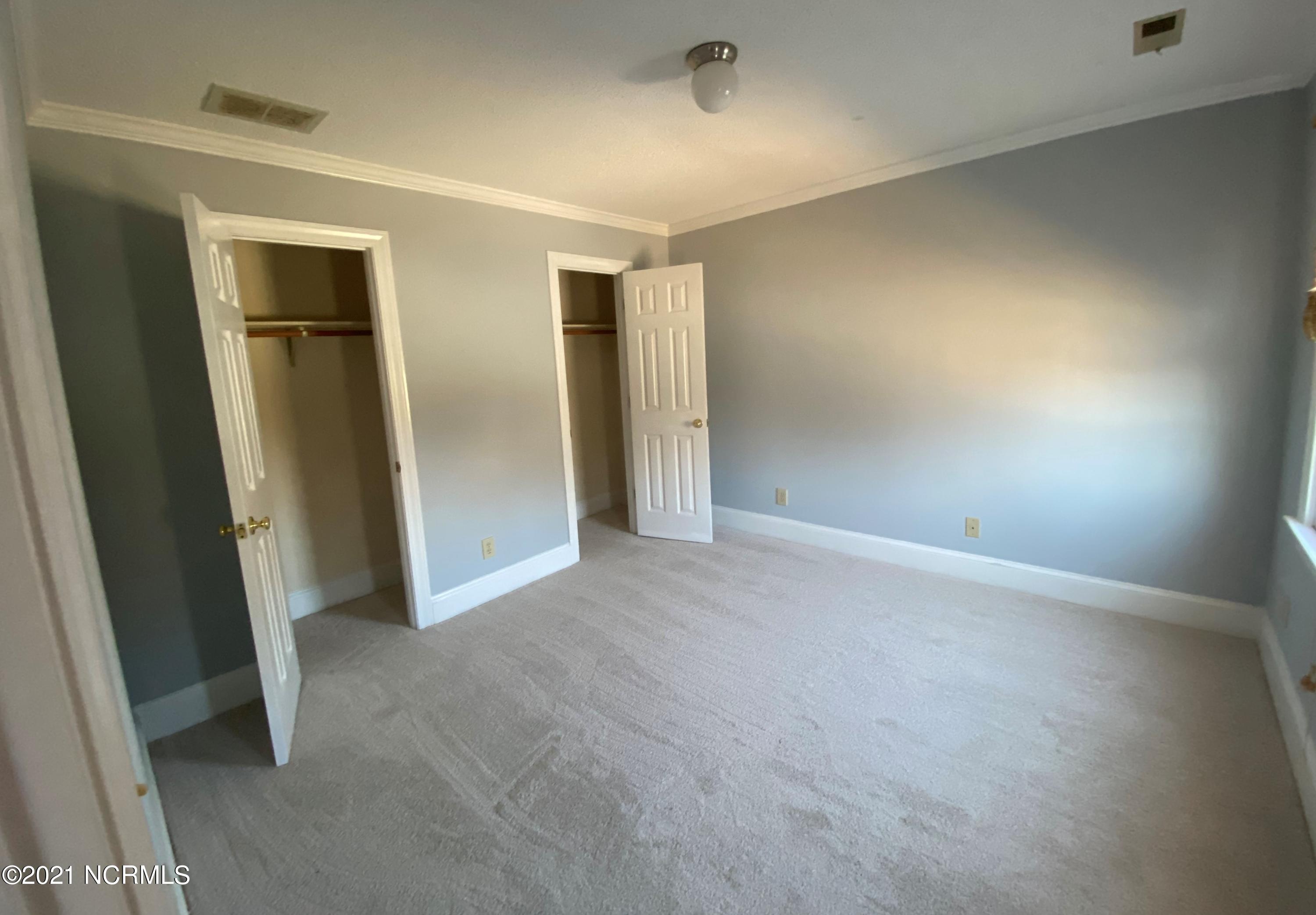 2302 Stirrup Court Property Photo 10