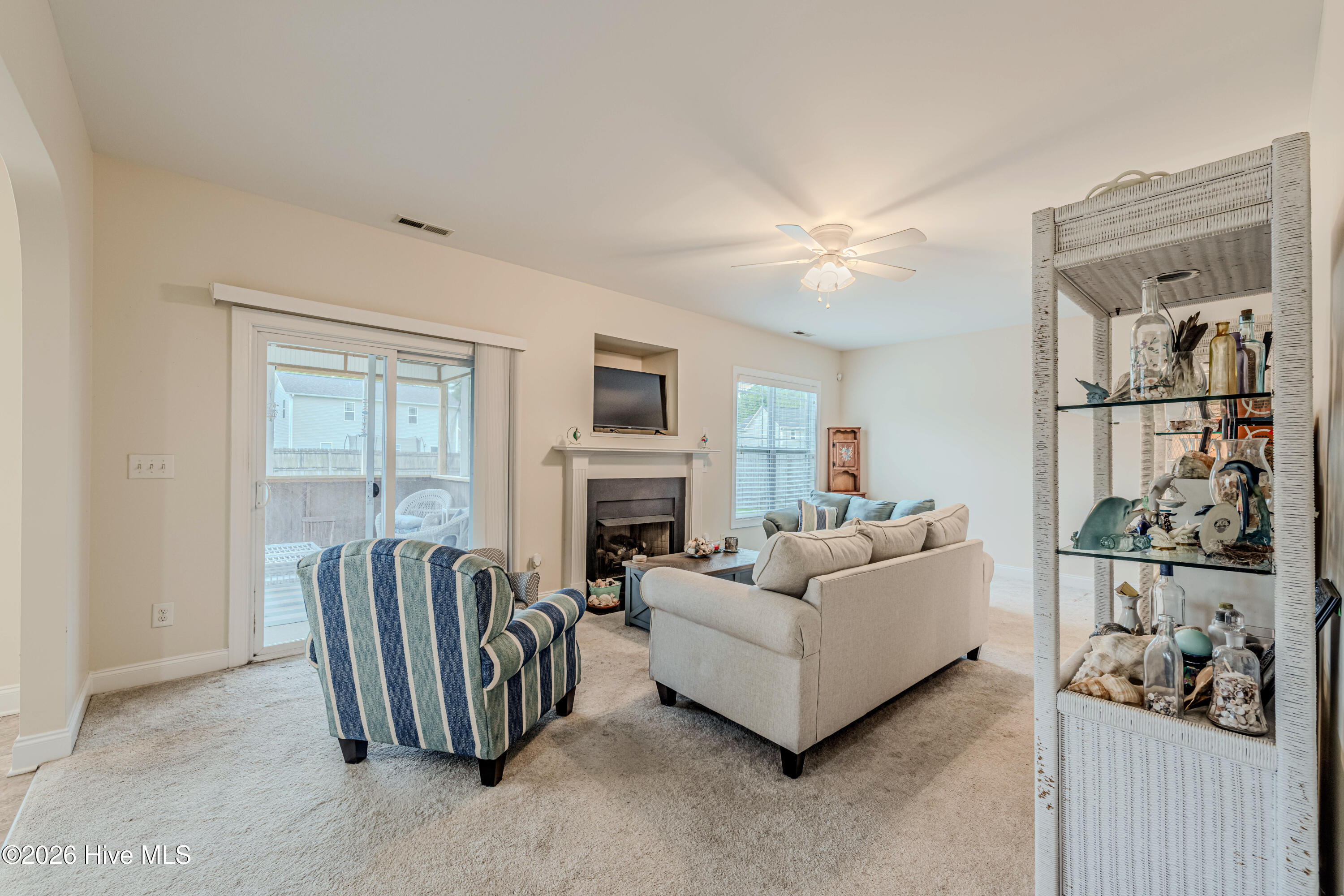 713 Oleander Street Property Photo 11