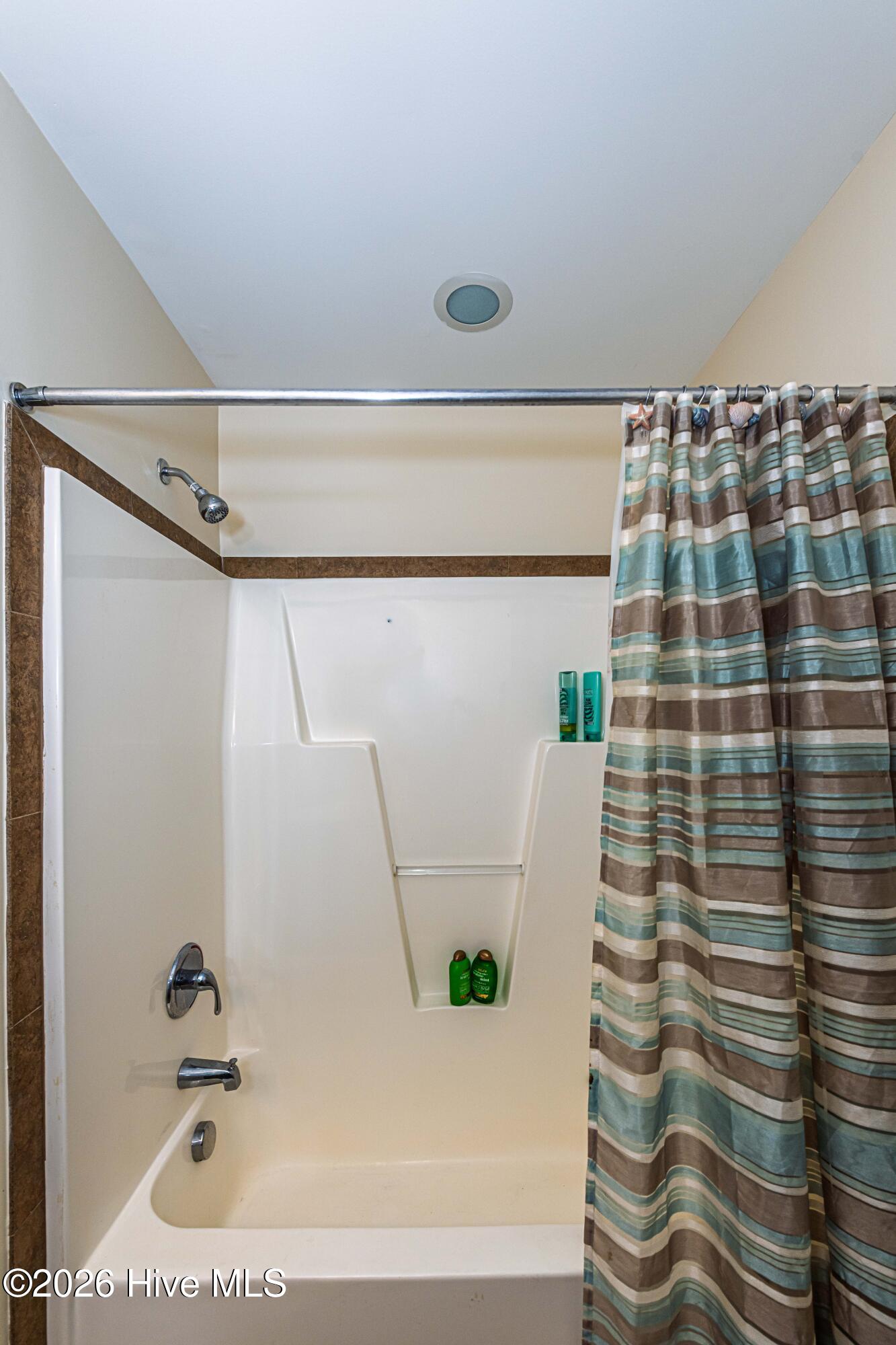 713 Oleander Street Property Photo 28