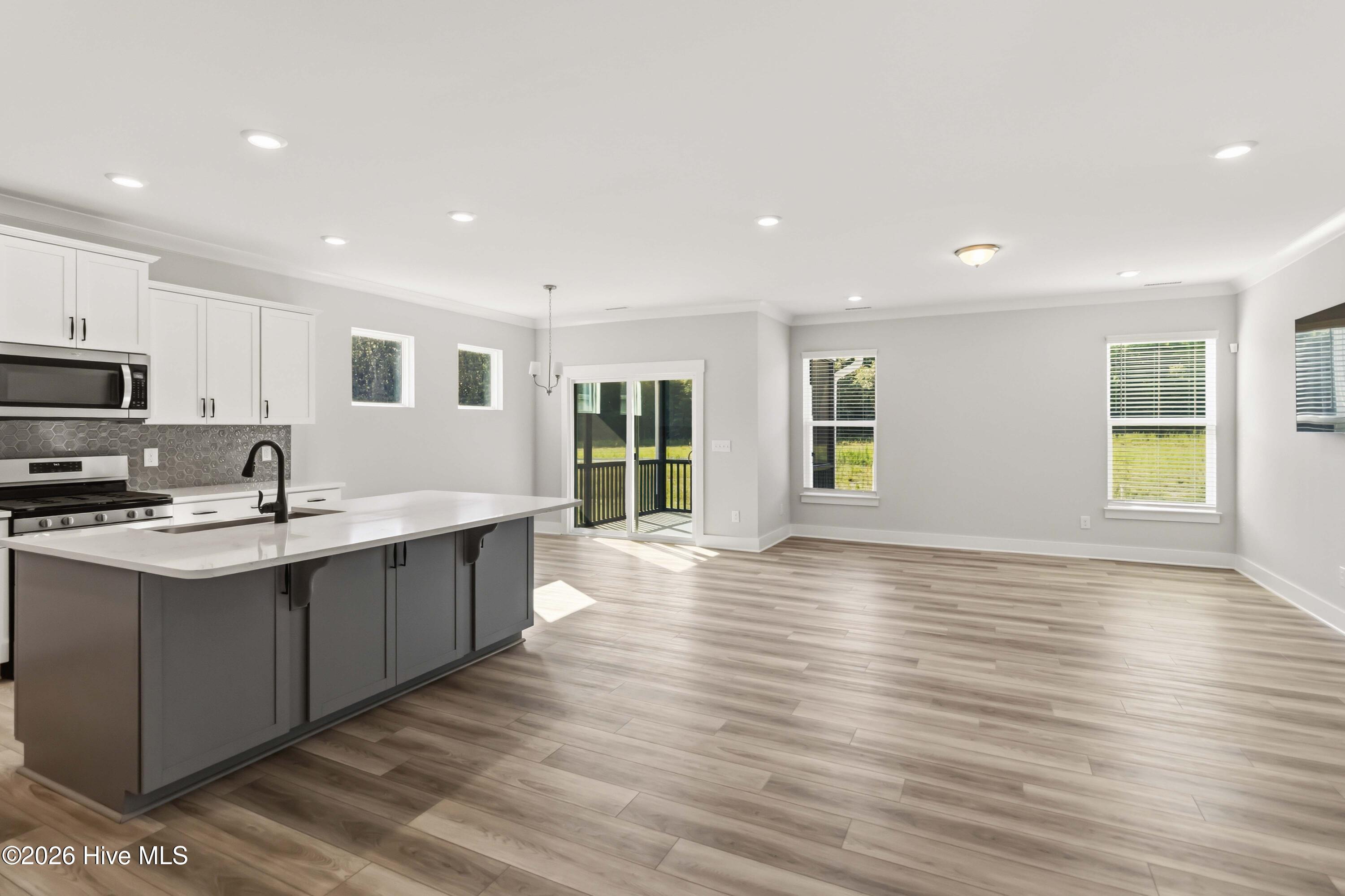 3809 Cessna Way Property Photo 8