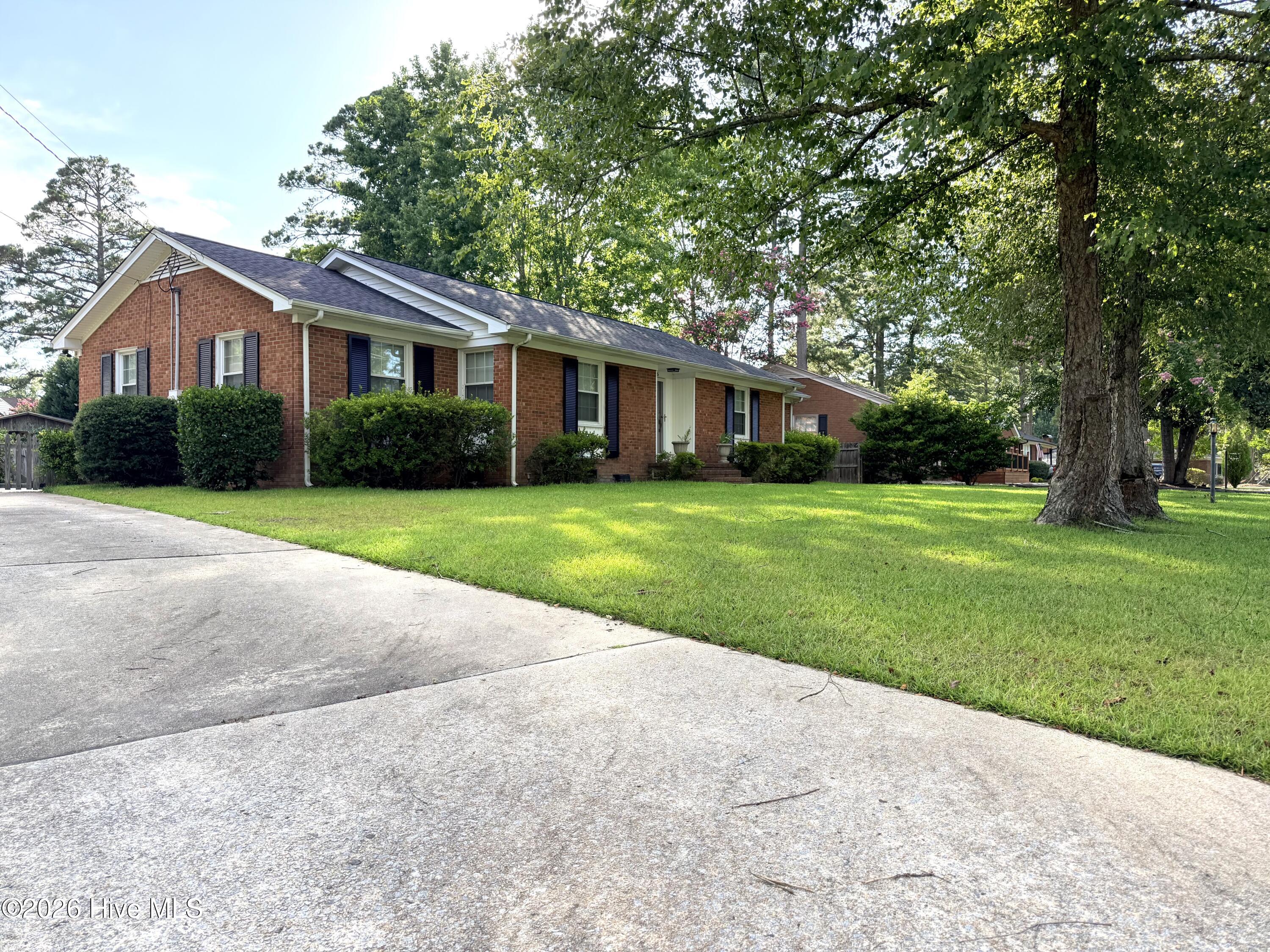 2106 Southview Drive Property Photo 1