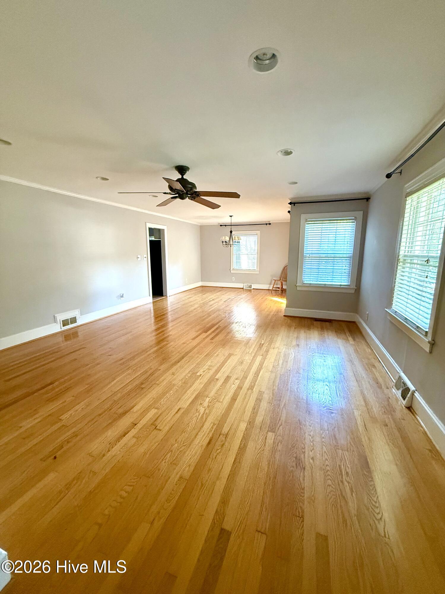 2106 Southview Drive Property Photo 2