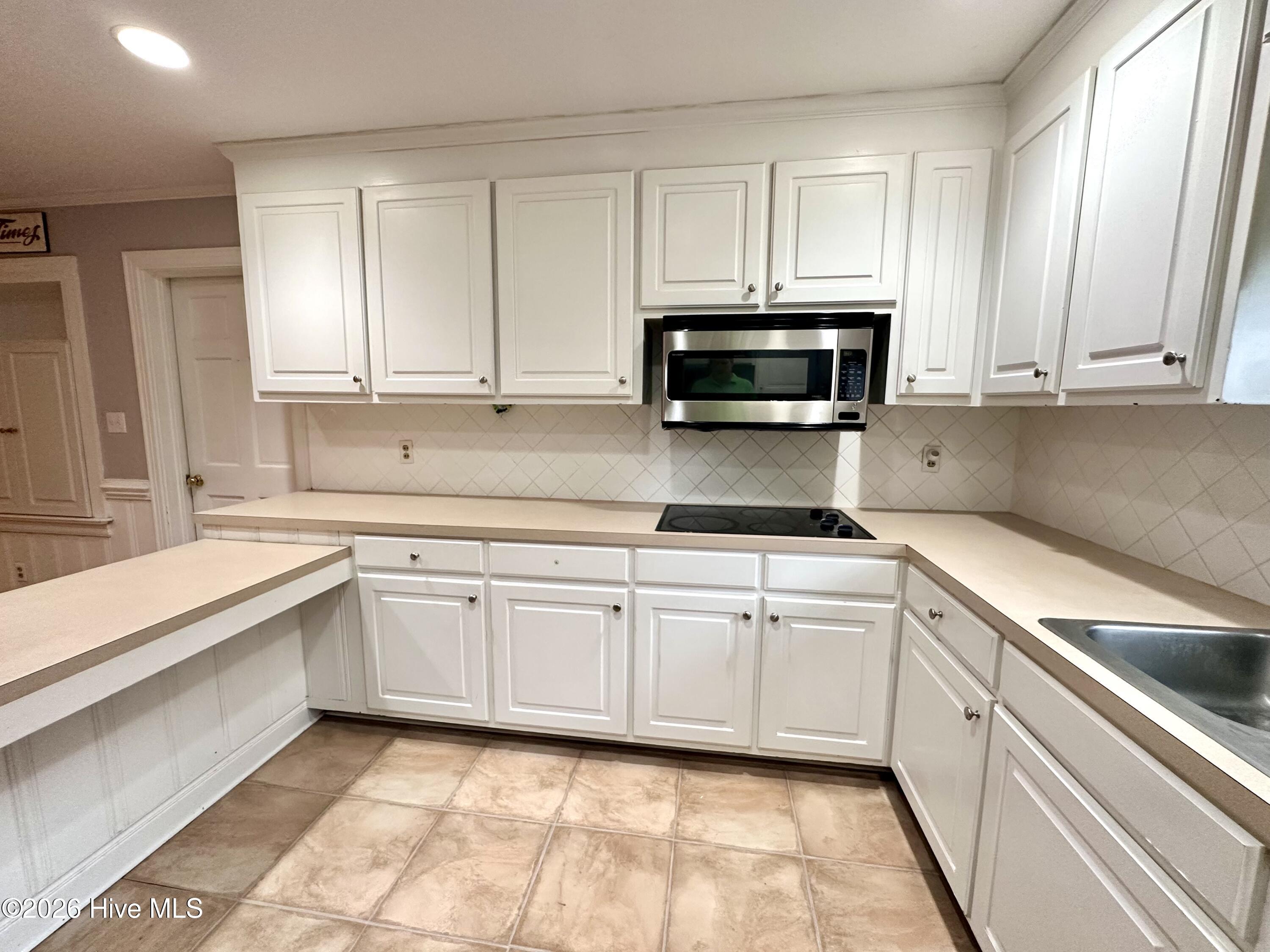 2106 Southview Drive Property Photo 6