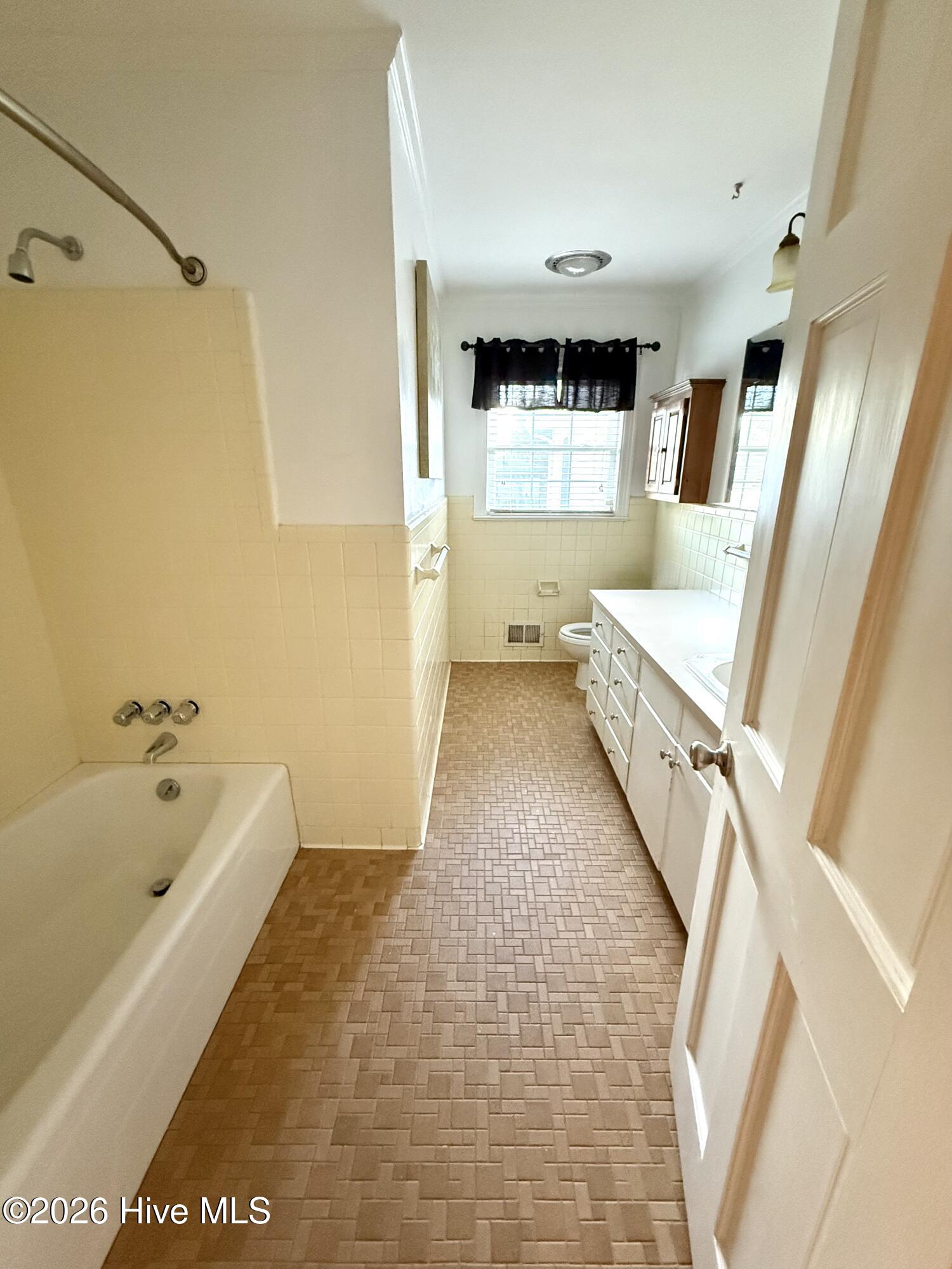 2106 Southview Drive Property Photo 18