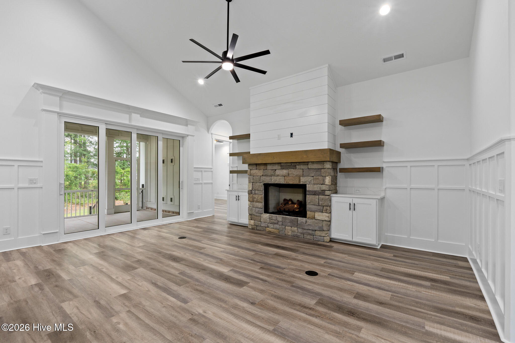 527 S Middleton Drive Nw Property Photo 8