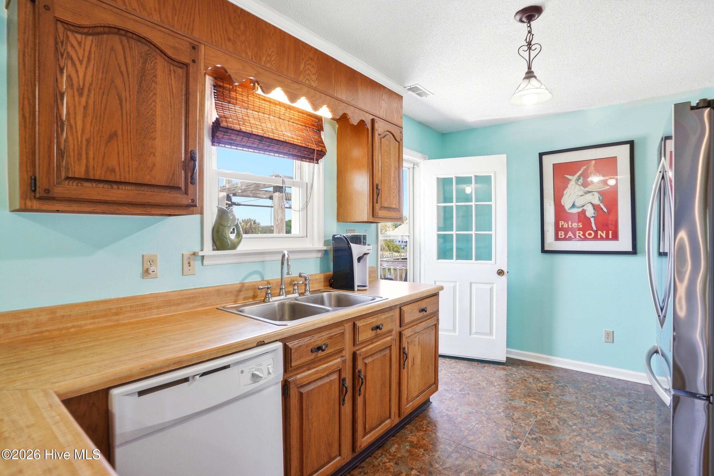 109 Gull Drive Property Photo 15