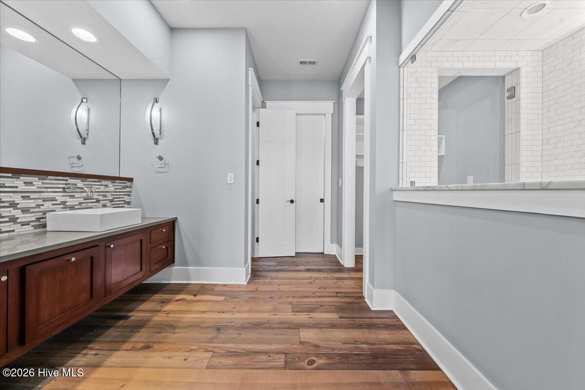 1000 Lakebay Road Property Photo 27
