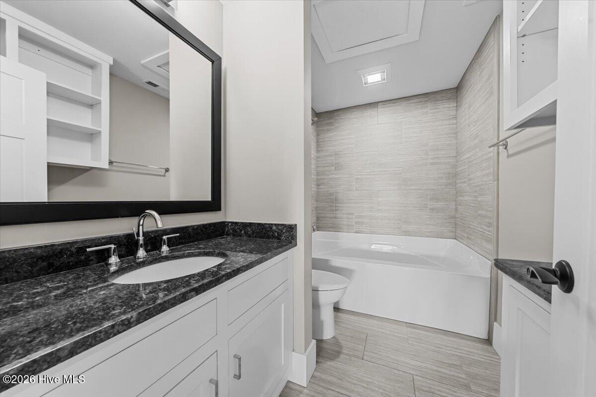 1000 Lakebay Road Property Photo 32
