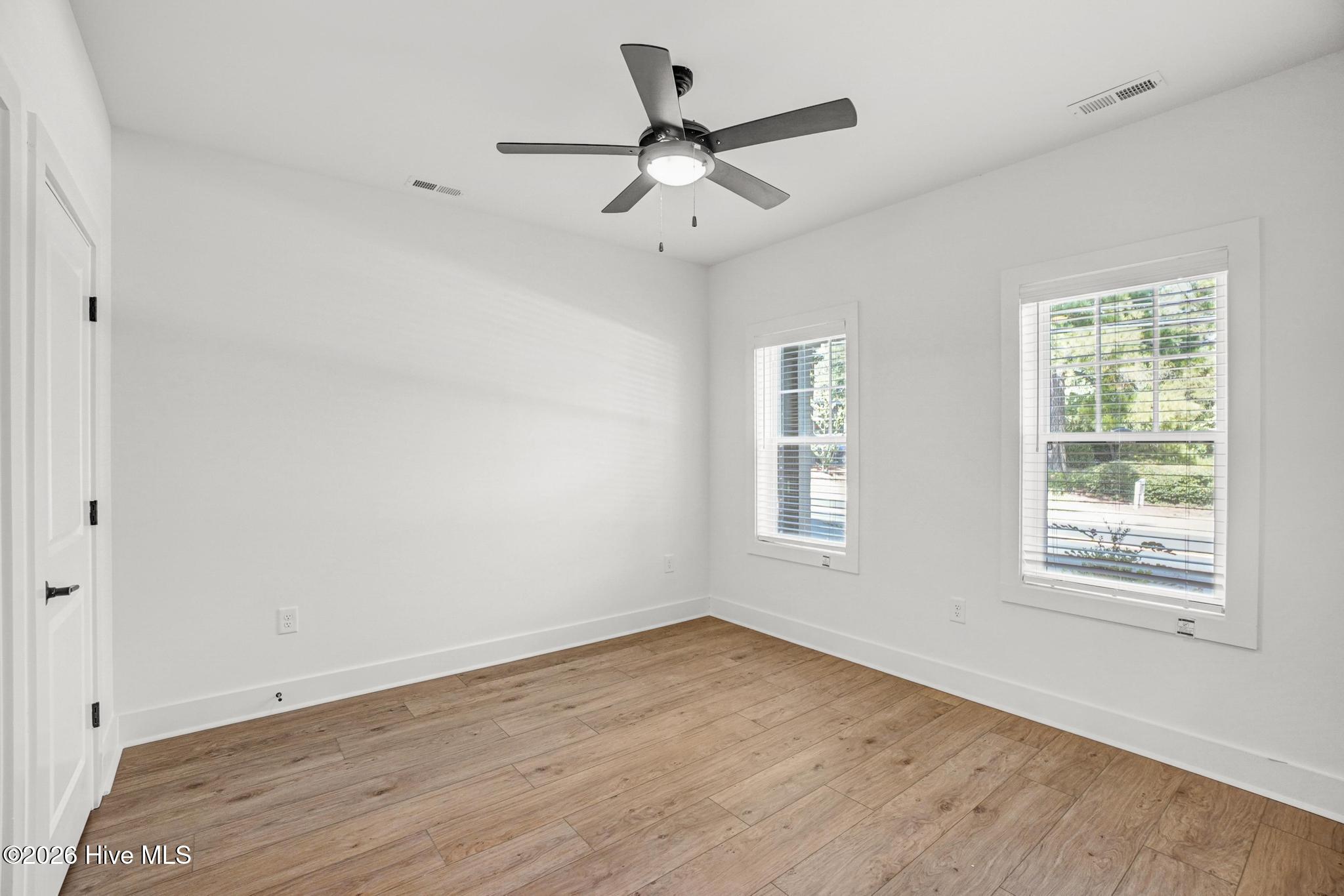 104 Lexington Lane Property Photo 7
