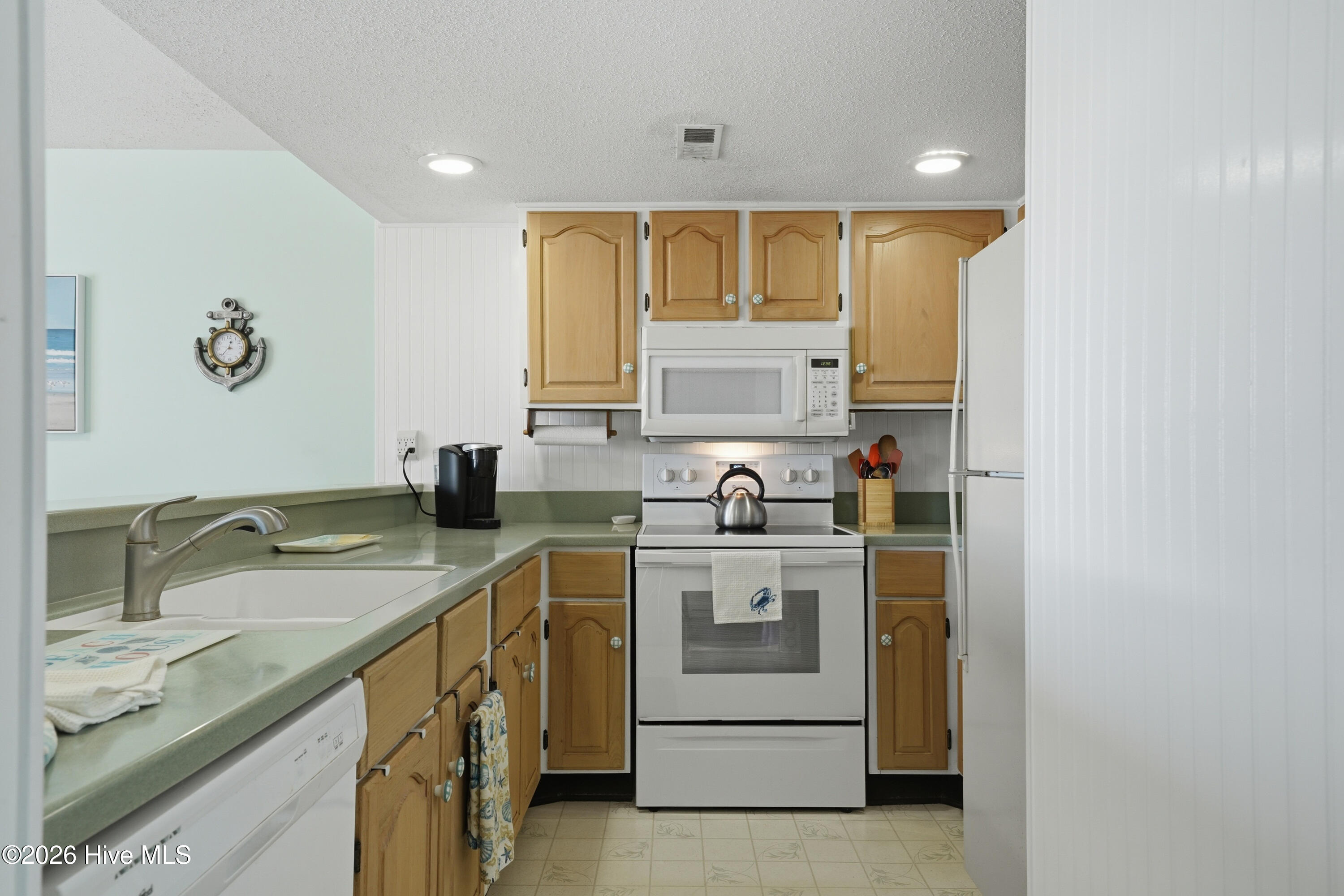 1518 Lake Park Boulevard S Unit 2b Property Photo 11