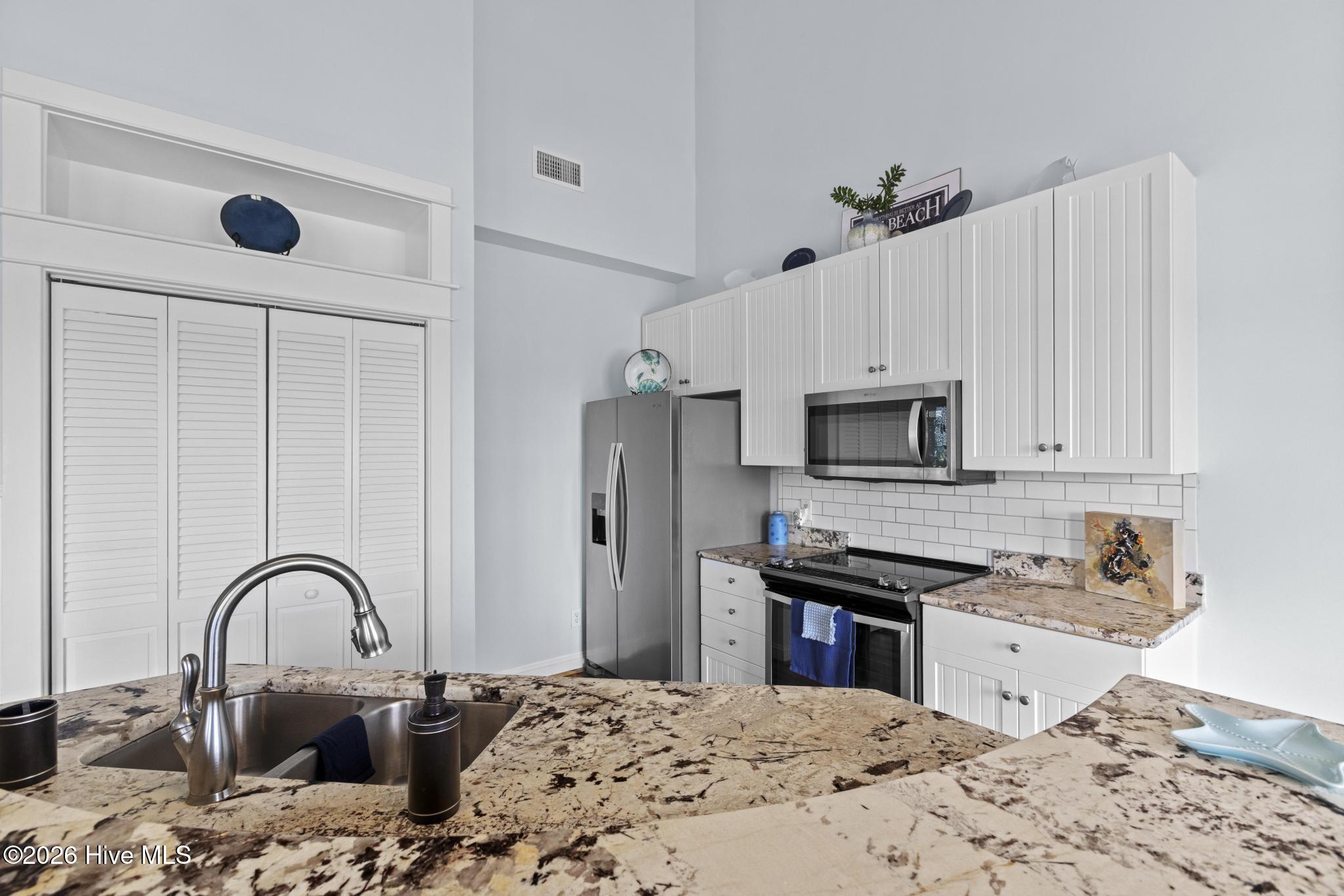 112 Oakleaf Drive 1003-a Property Photo 26
