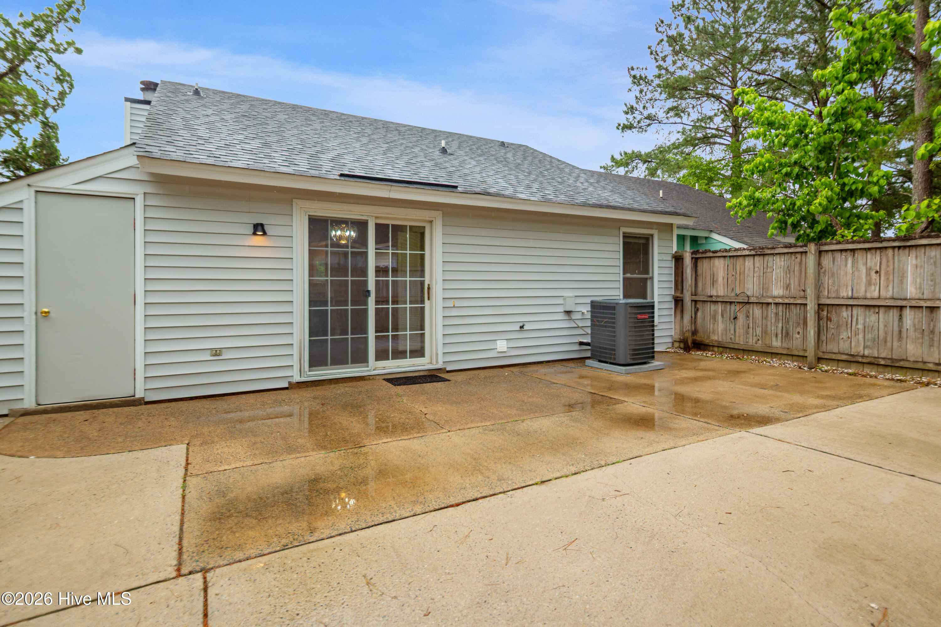 2332 Villa Drive Property Photo 5