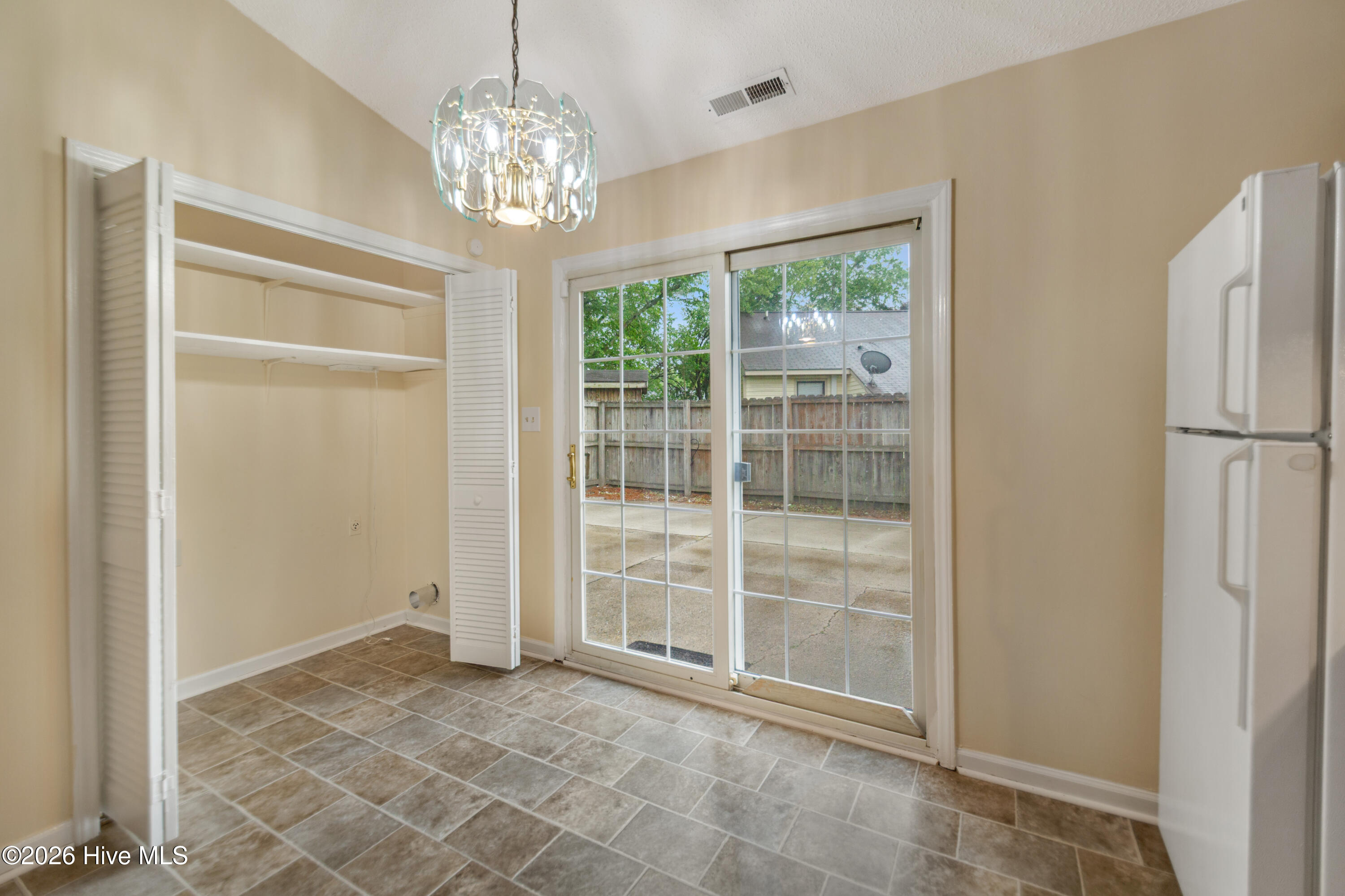 2332 Villa Drive Property Photo 14