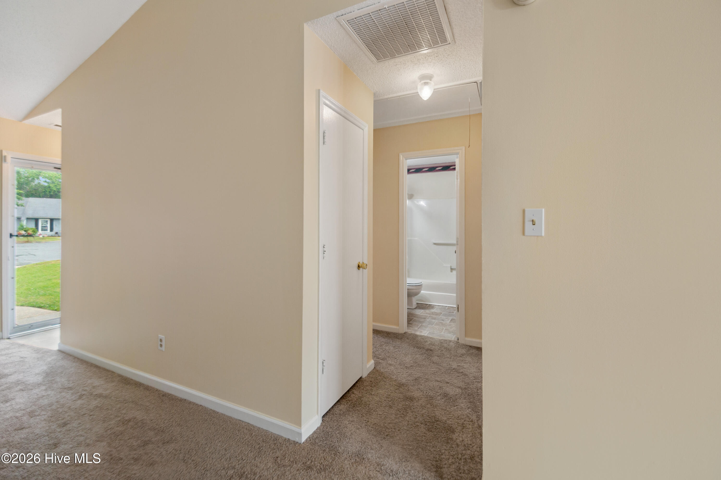2332 Villa Drive Property Photo 15