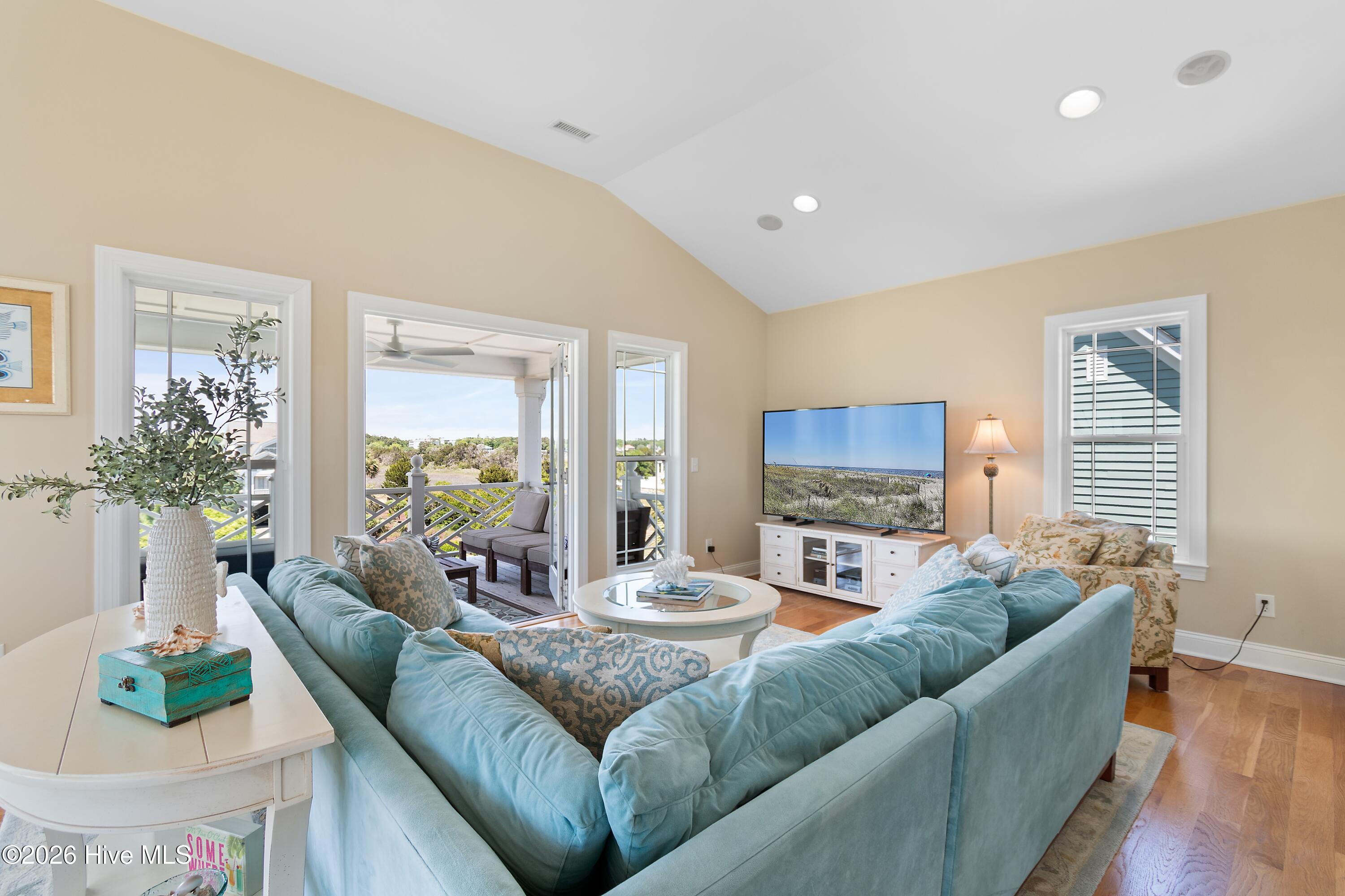 1046 Tide Ridge Drive Property Photo 16