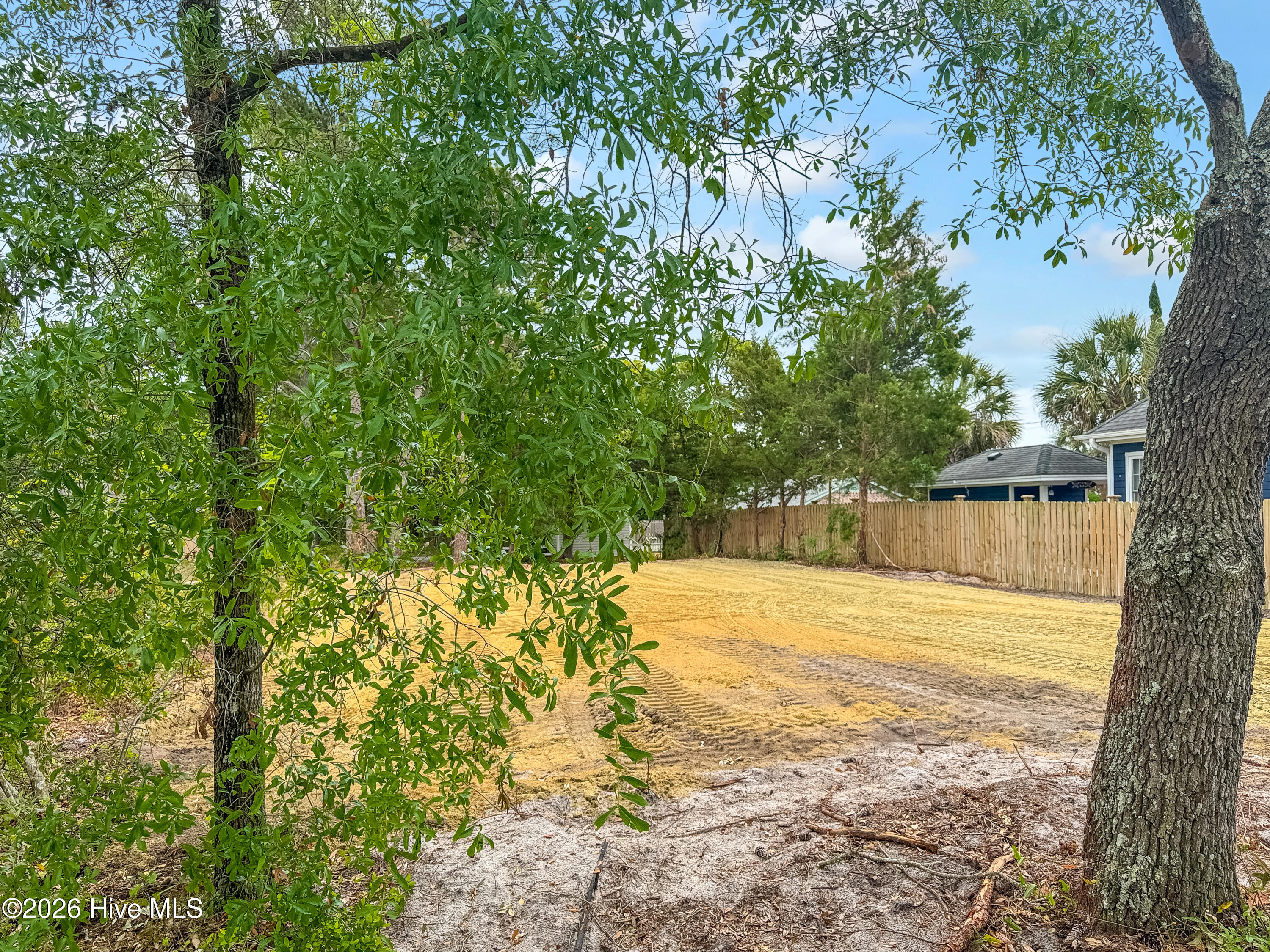 110 Dow Road N Property Photo 2