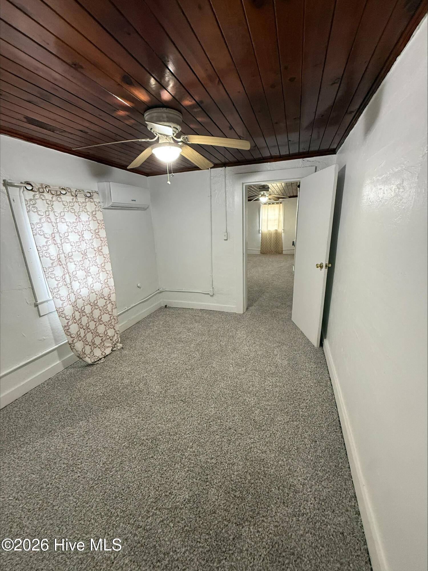 905 Nash Street E Property Photo 7