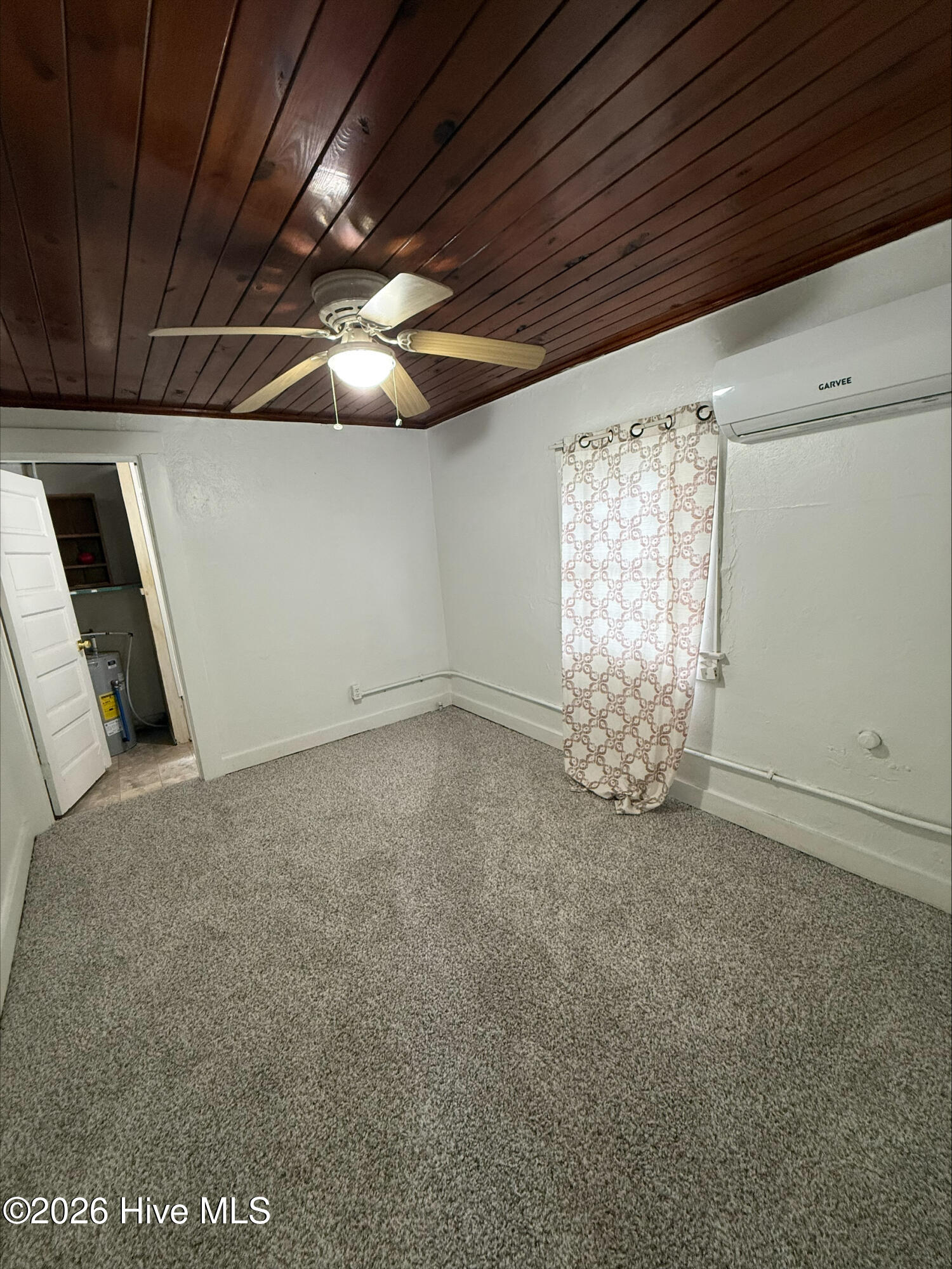 905 Nash Street E Property Photo 8