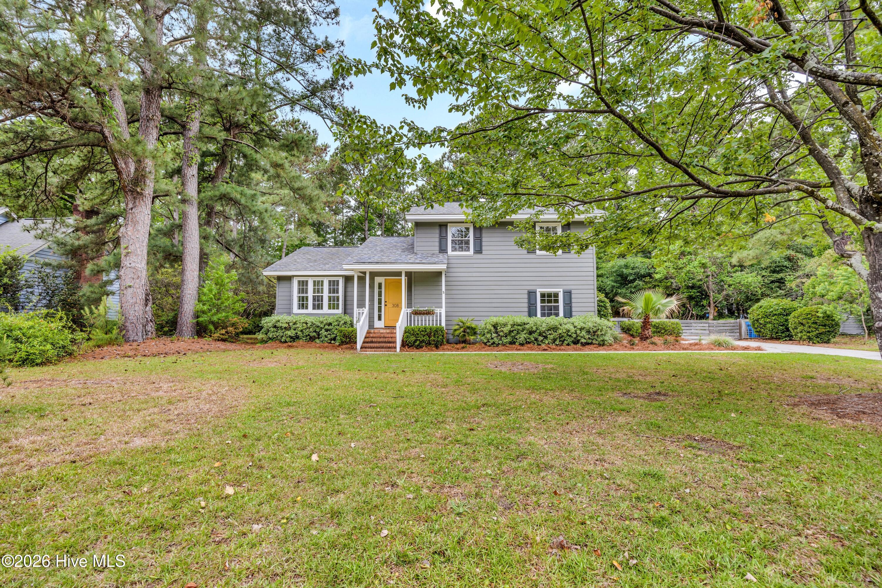 308 Hampton Road N Property Photo 1