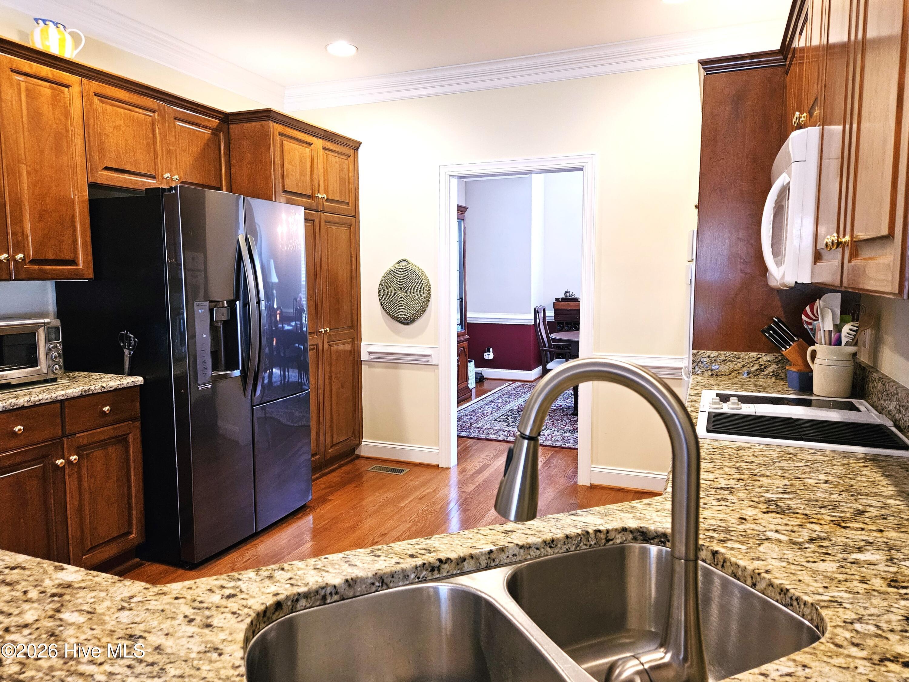 6301 Waters Edge Drive Property Photo 16
