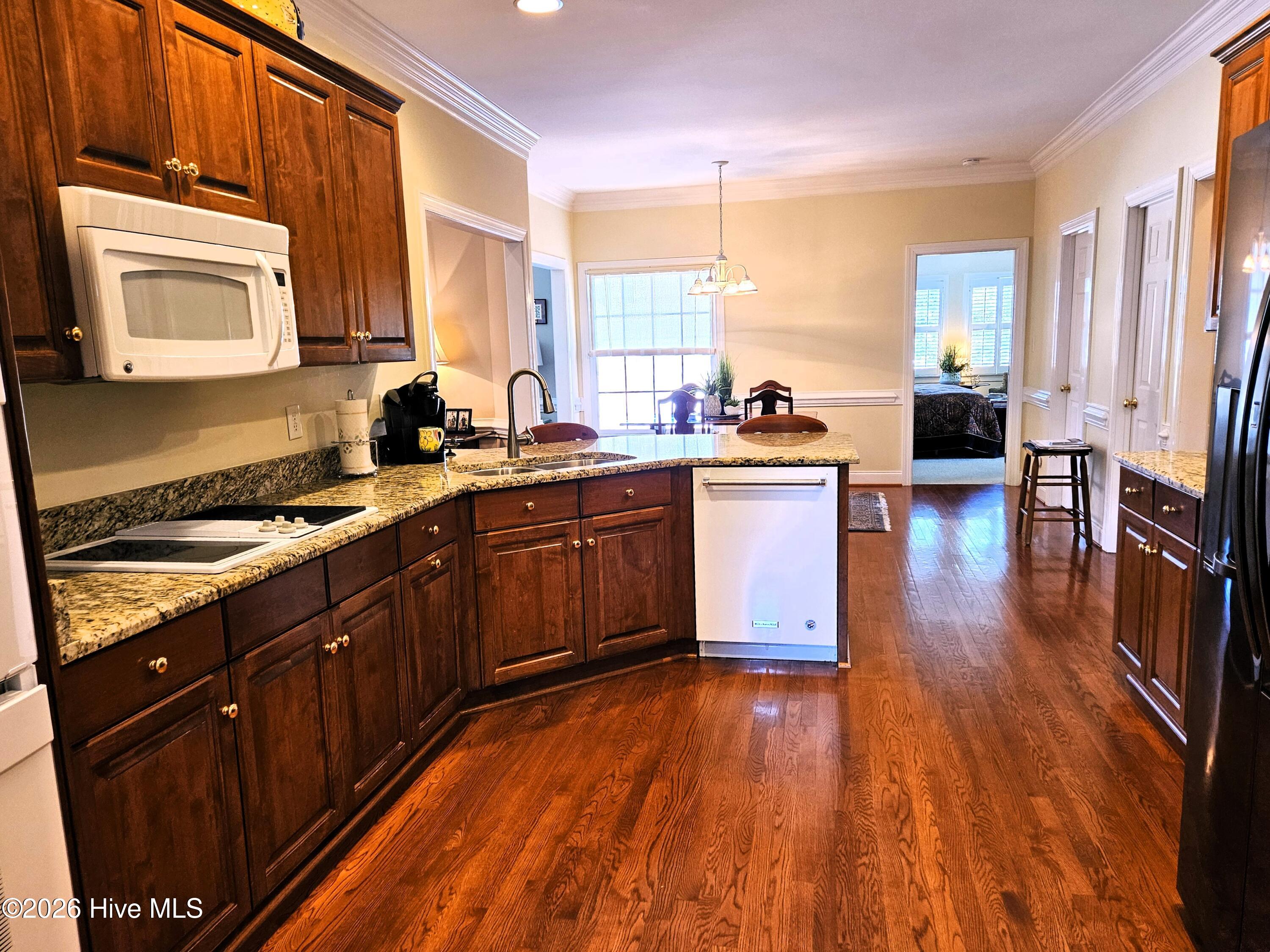 6301 Waters Edge Drive Property Photo 17