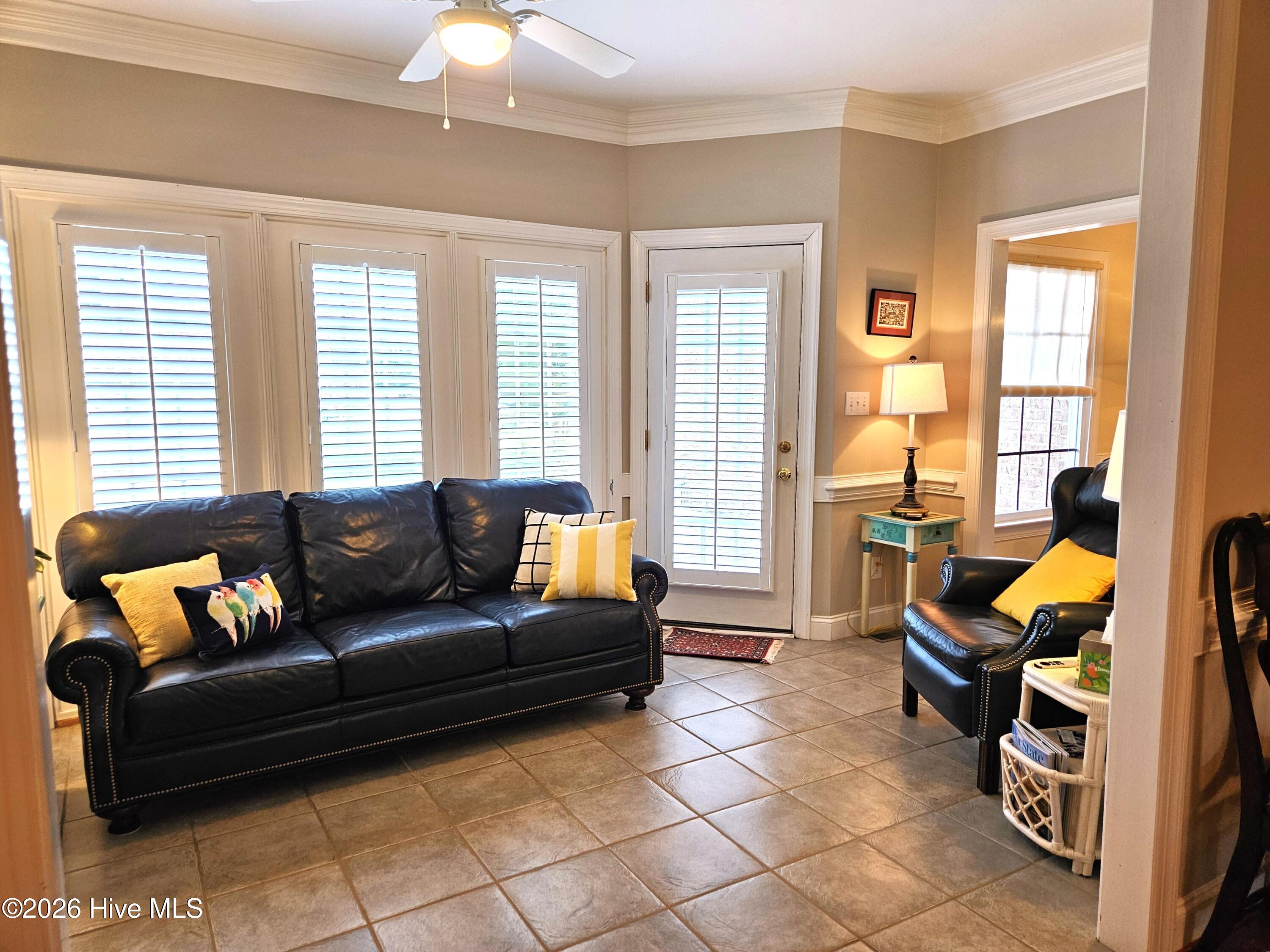 6301 Waters Edge Drive Property Photo 21