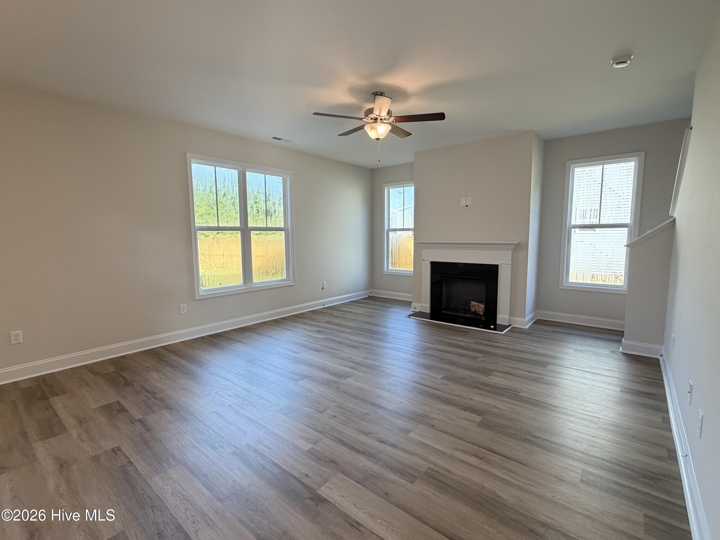 1059 Lexington Avenue Ne Property Photo 5