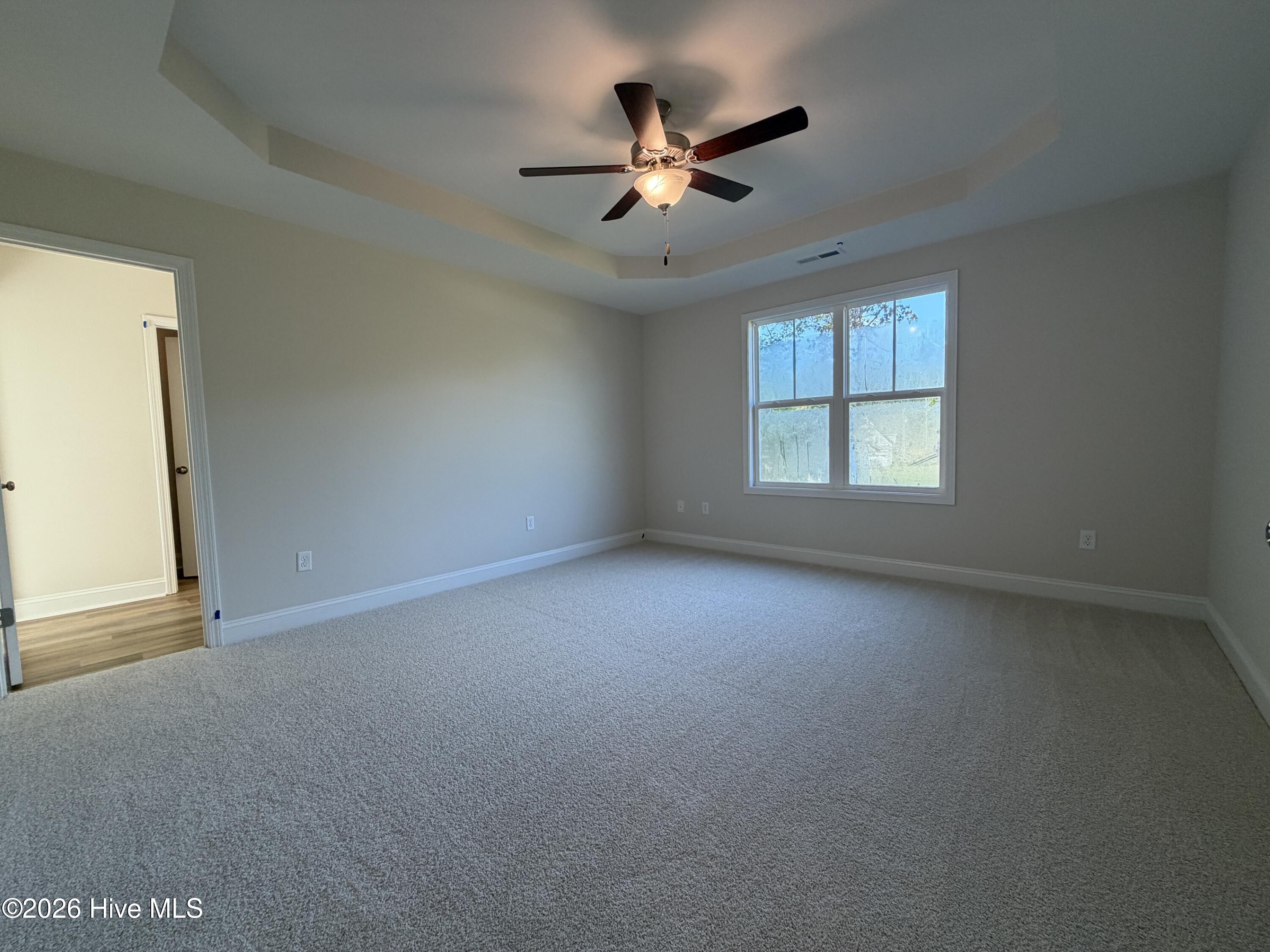 1059 Lexington Avenue Ne Property Photo 8