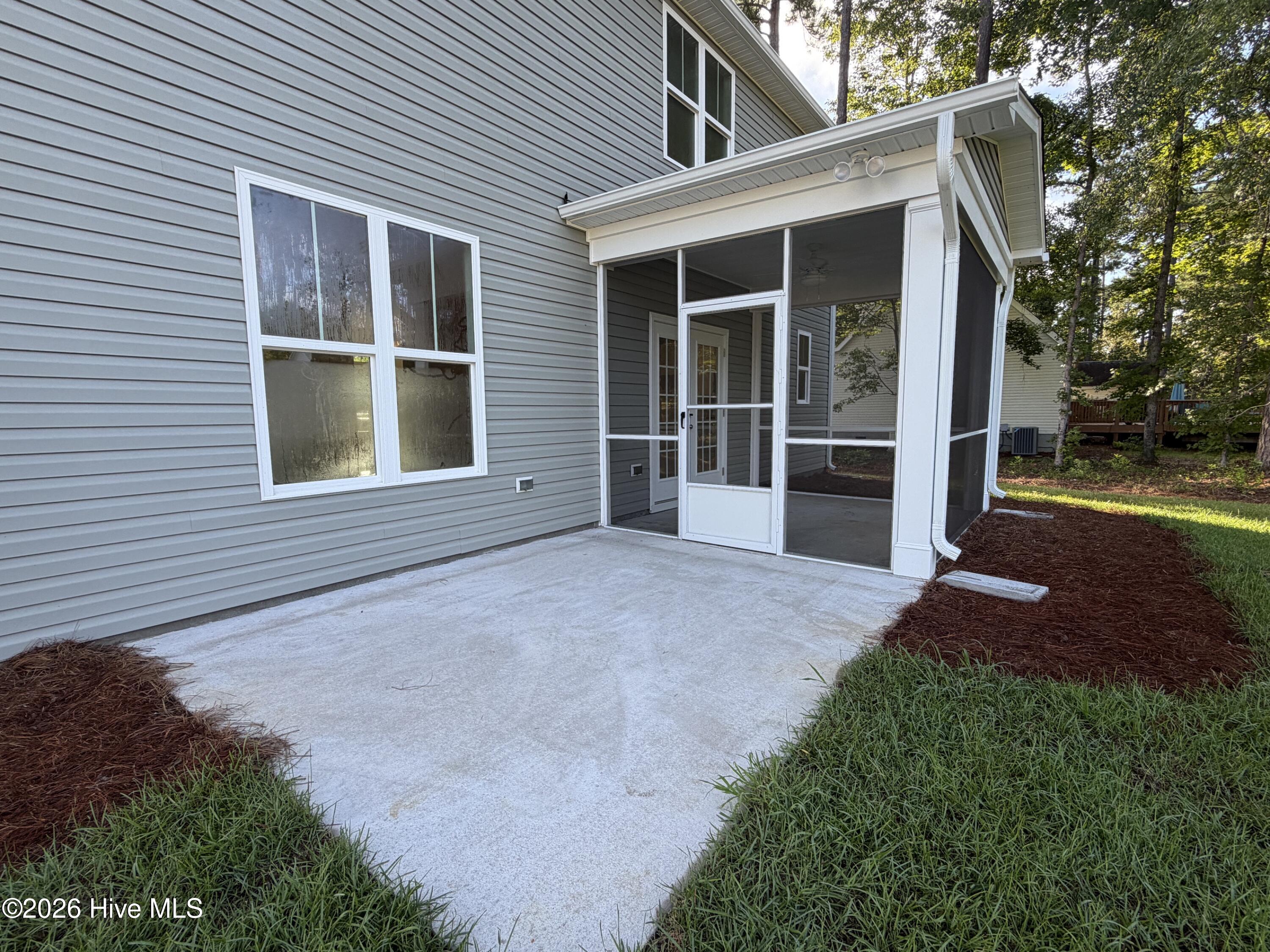 1059 Lexington Avenue Ne Property Photo 18