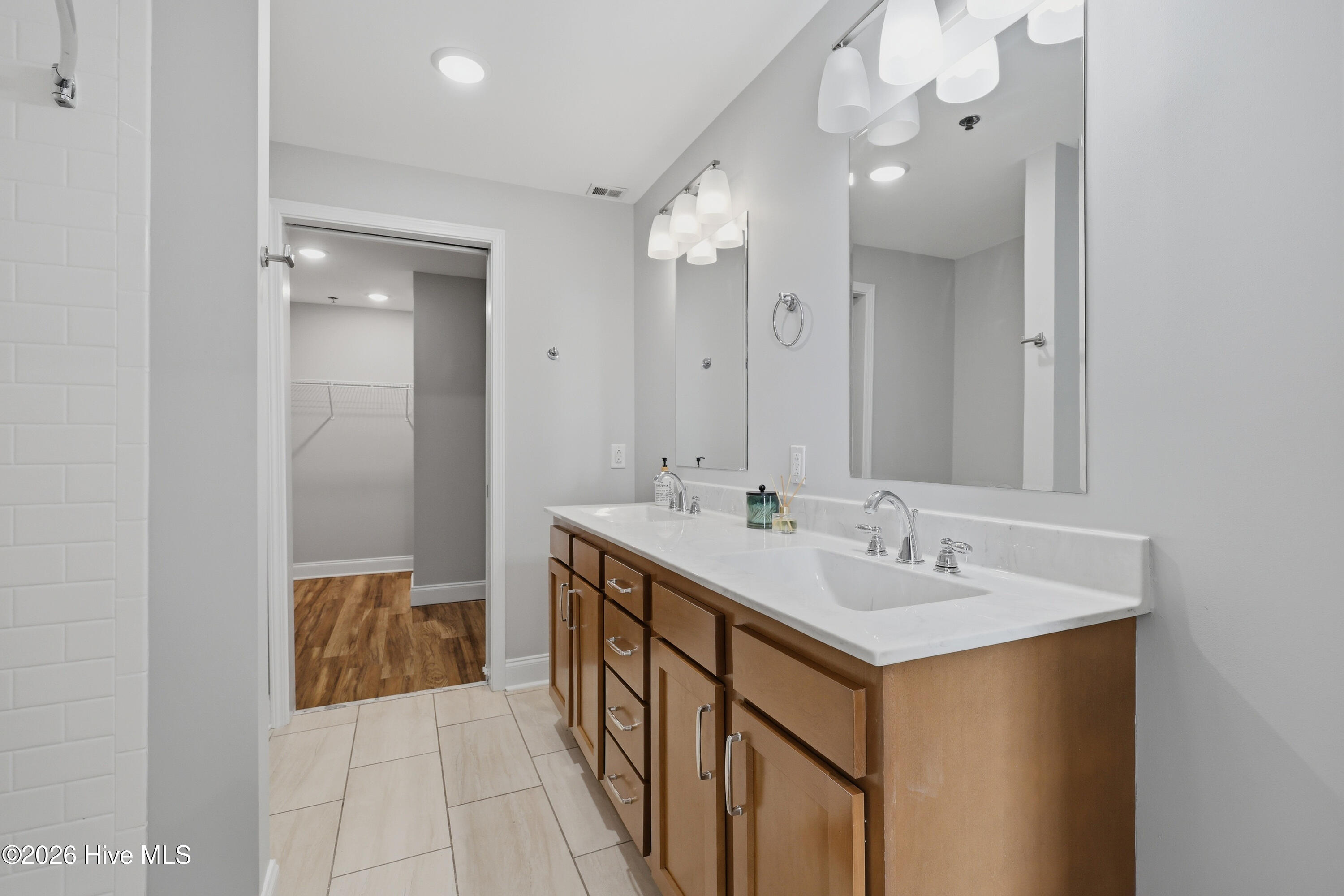 14 Grace Street Apt 909 Property Photo 28
