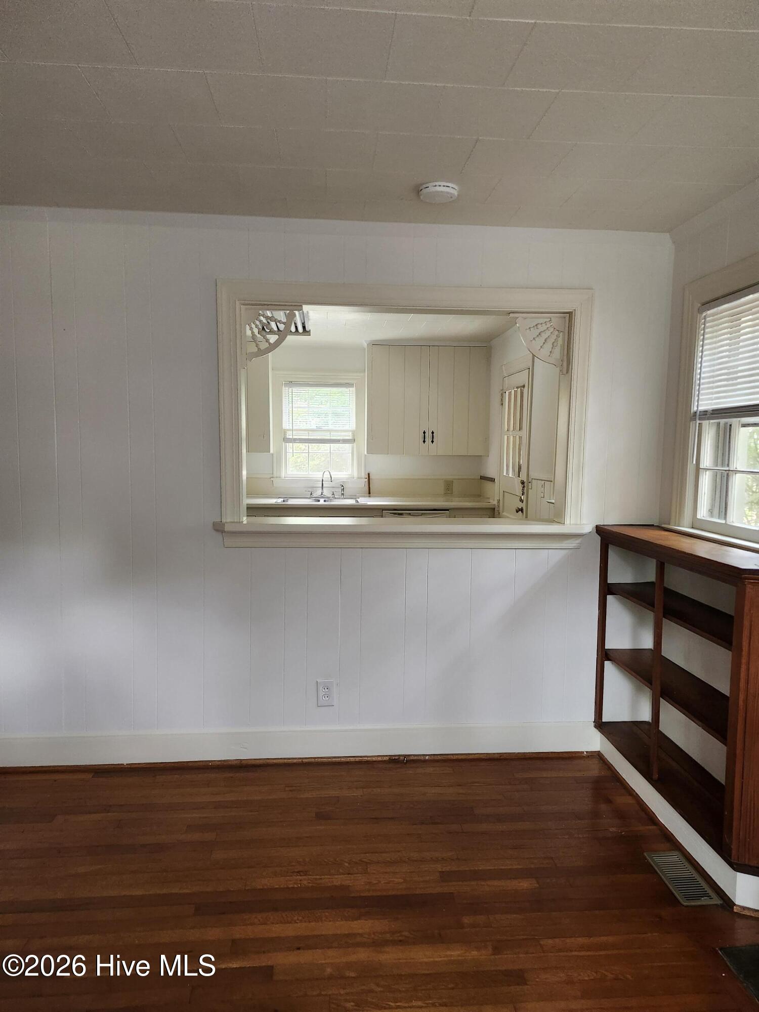 340 E Delaware Avenue Property Photo 5