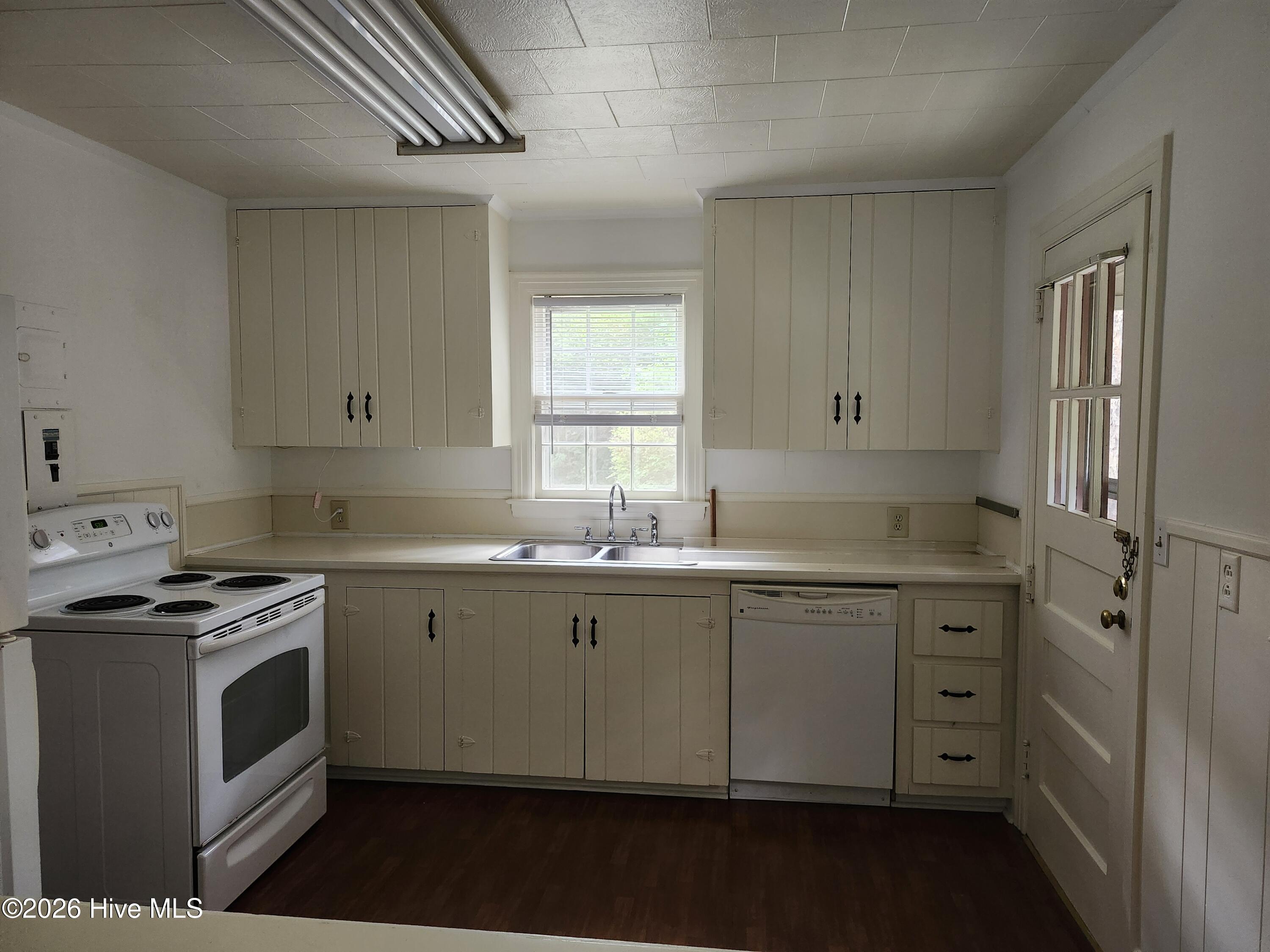 340 E Delaware Avenue Property Photo 7