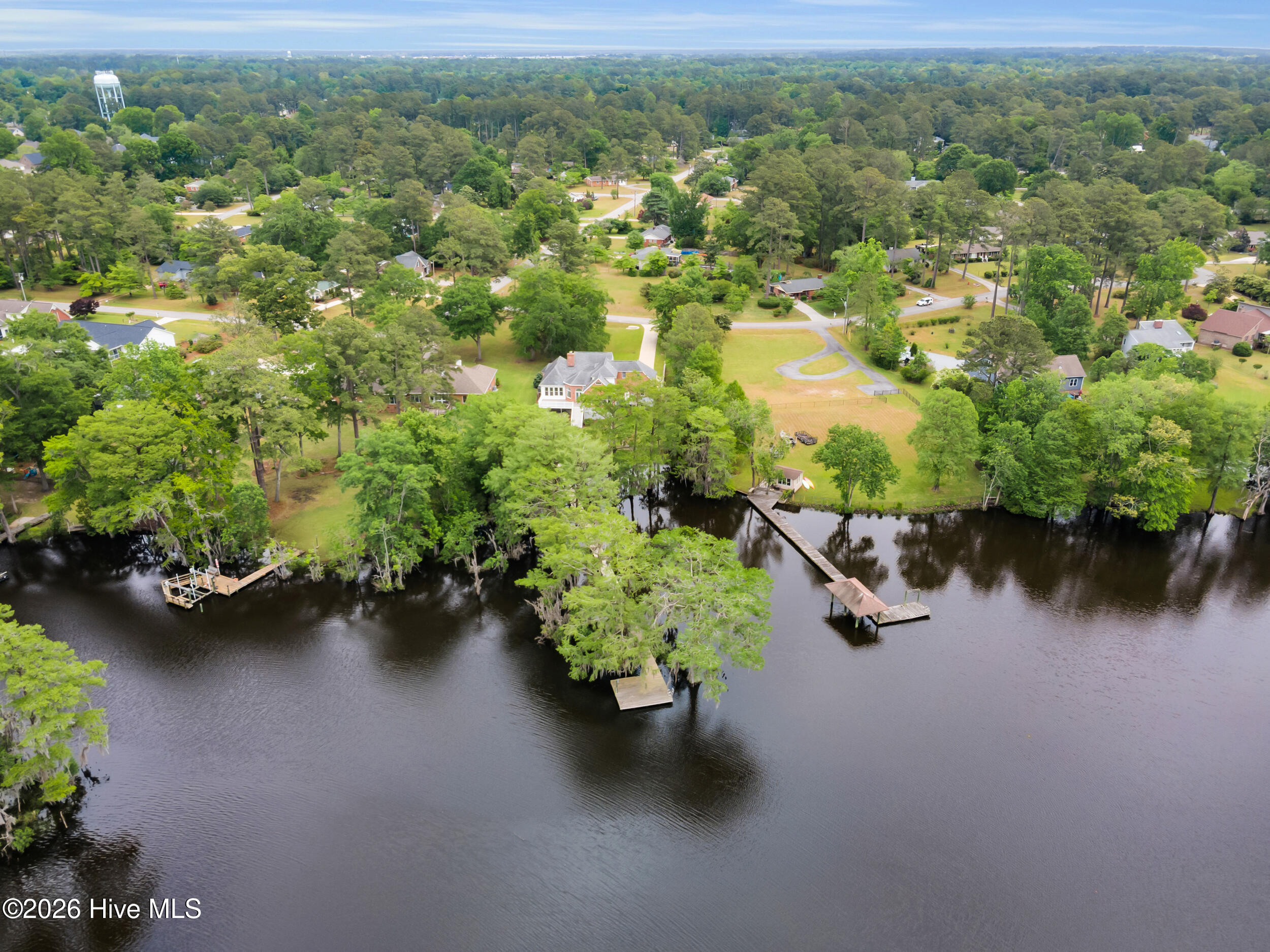 611 Creekwood Drive Property Photo 3