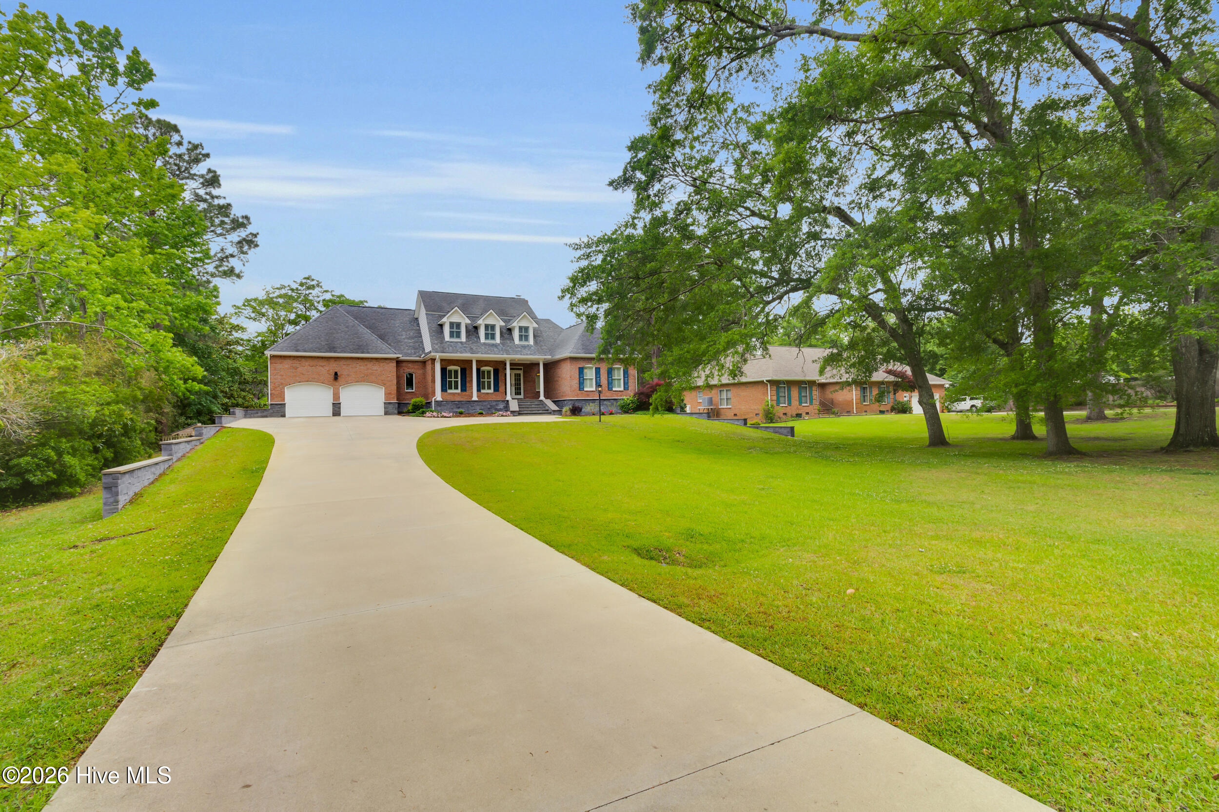 611 Creekwood Drive Property Photo 42